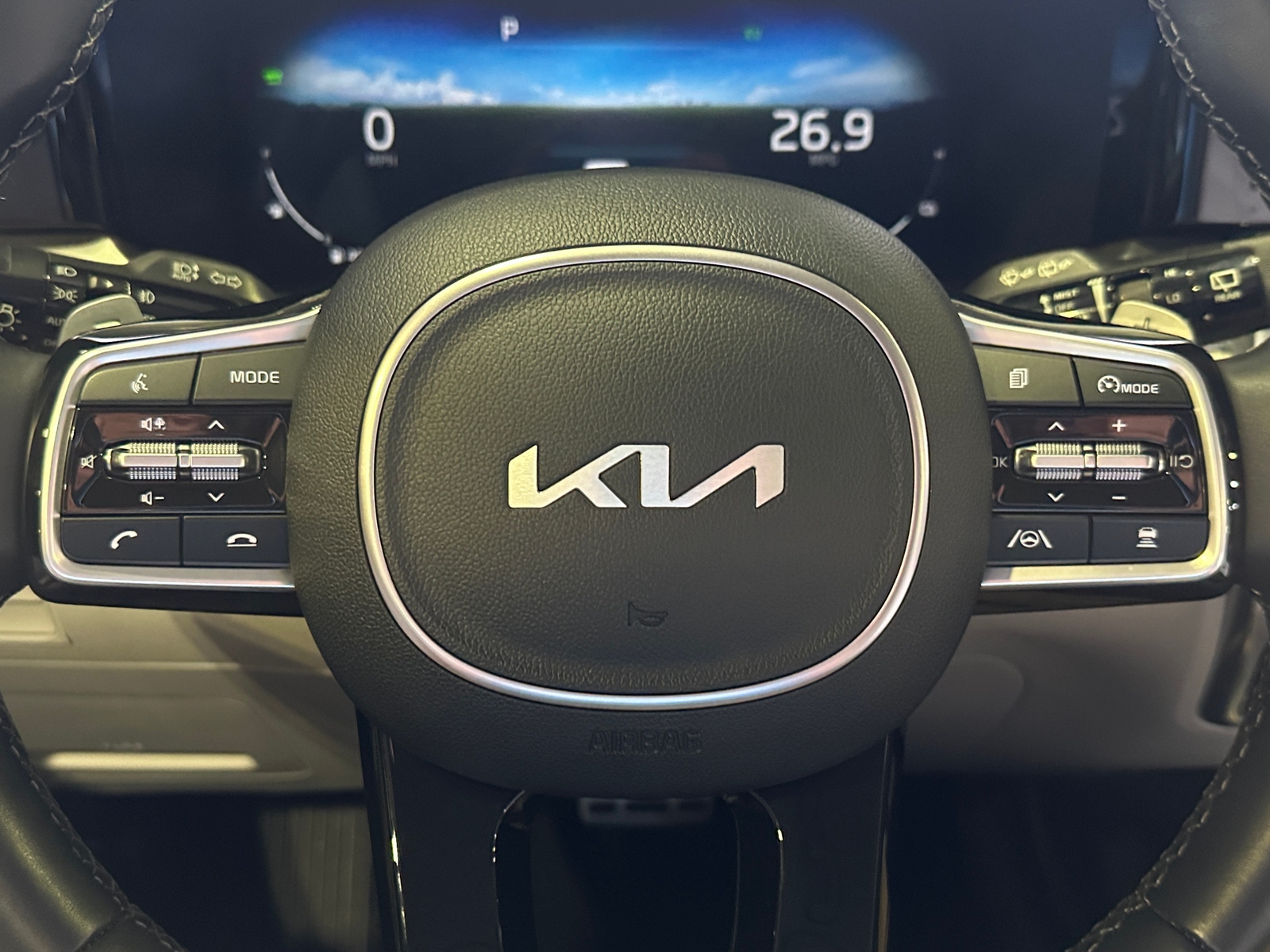 Thumbnail: 2023 Kia Sorento - 5