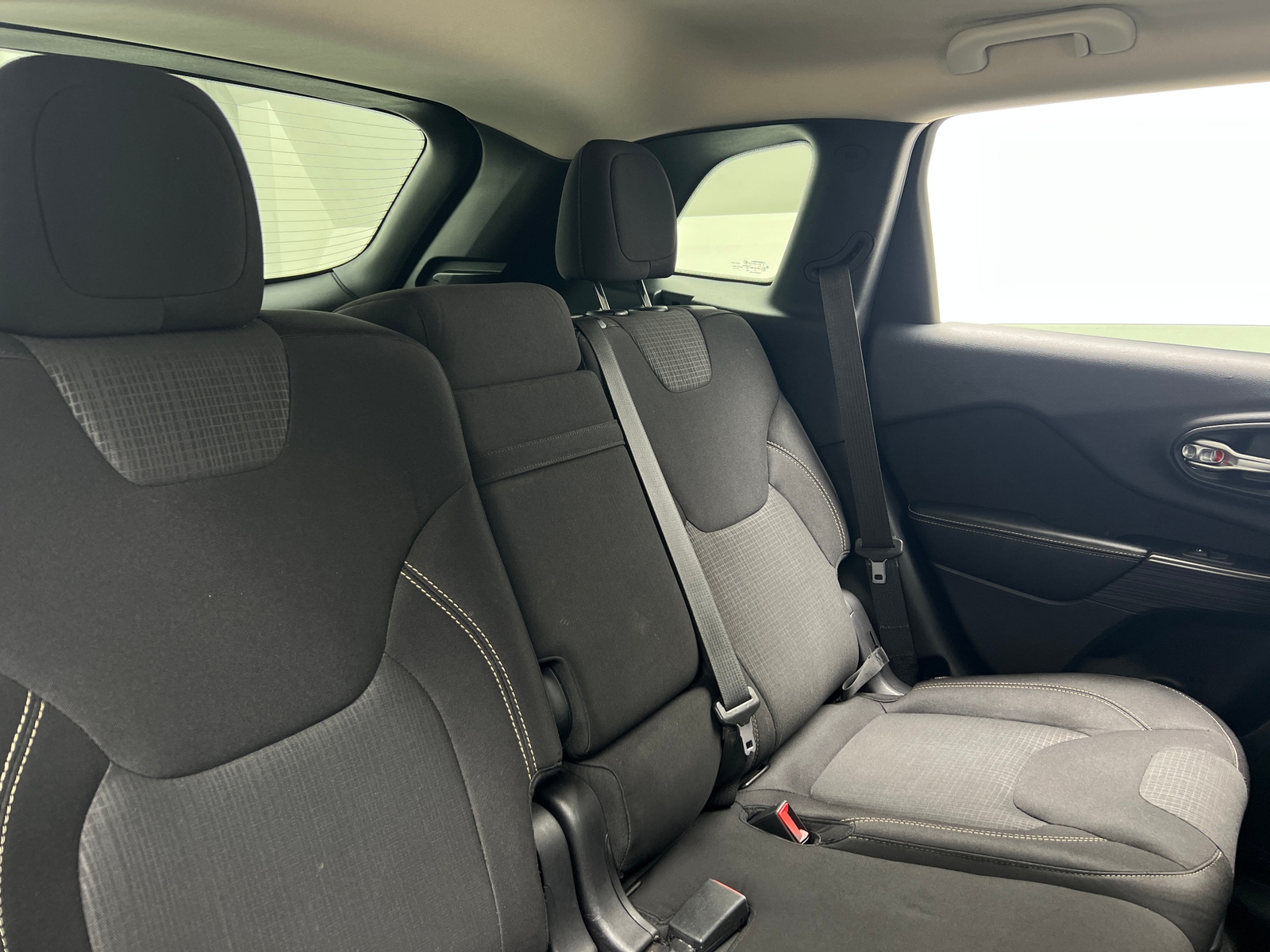 Thumbnail: 2015 Jeep Cherokee - 6