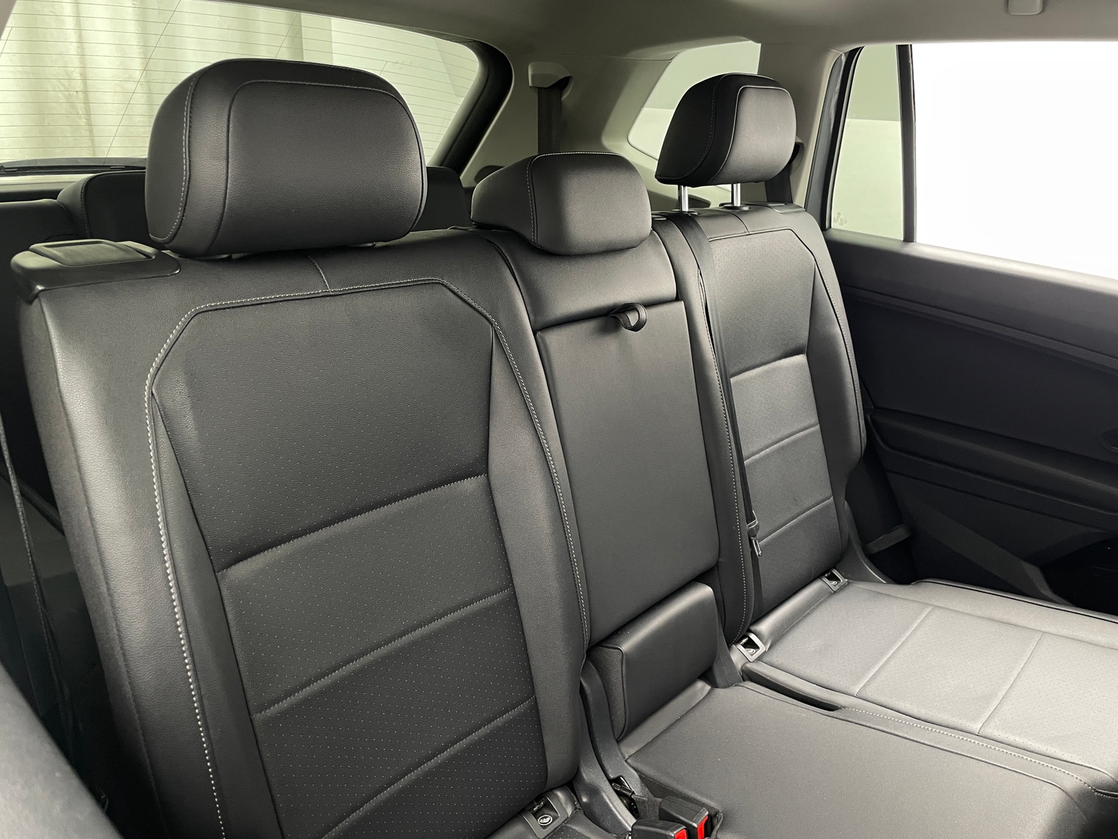 Thumbnail: 2020 Volkswagen Tiguan - 5