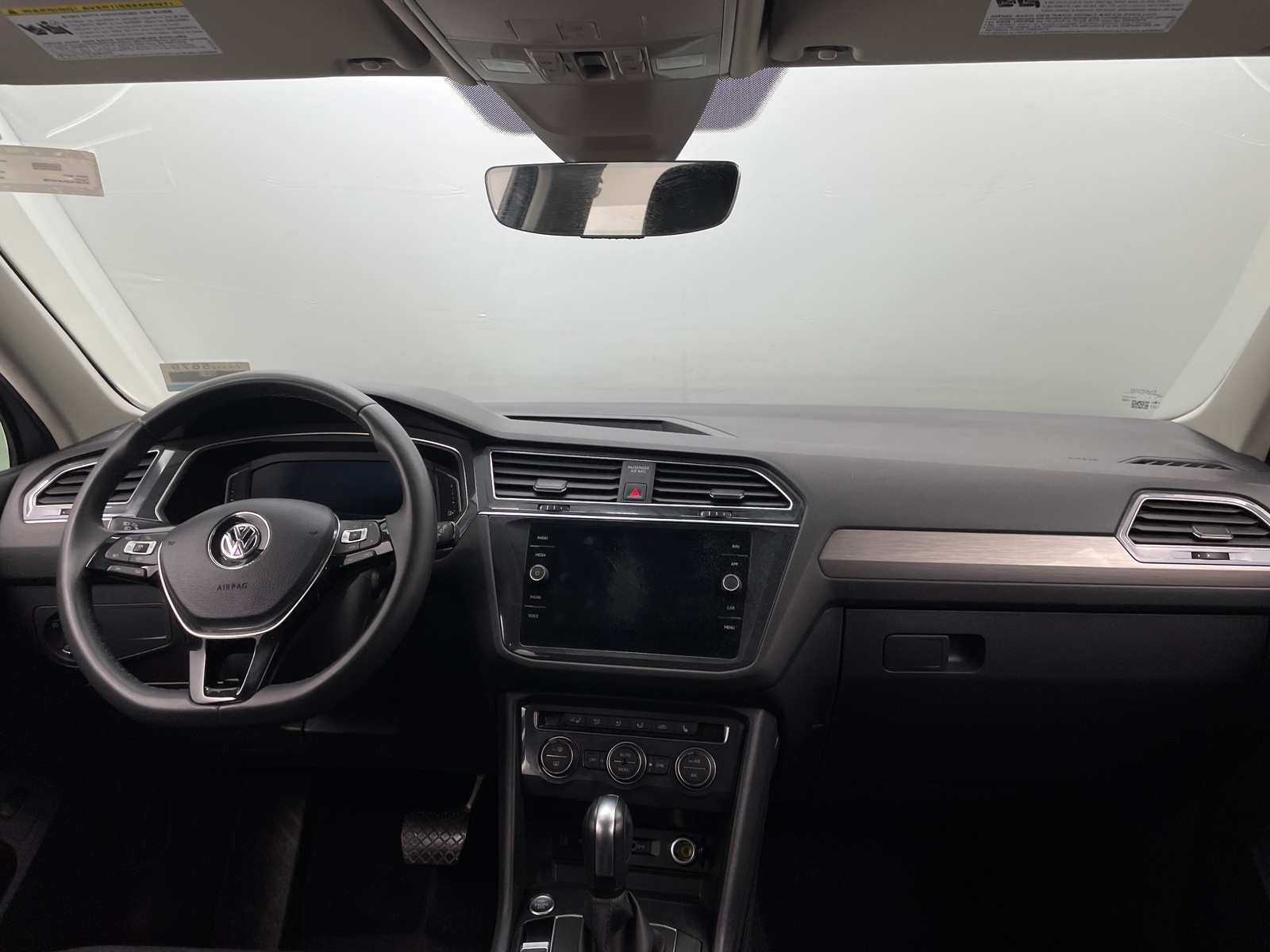 Thumbnail: 2020 Volkswagen Tiguan - 2