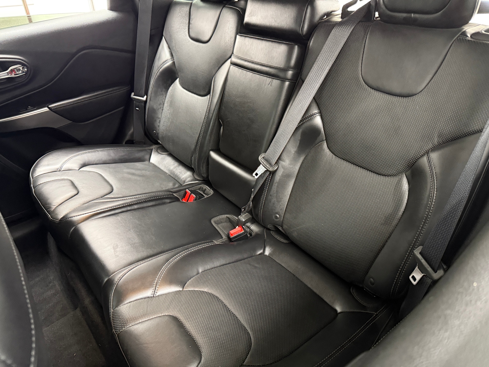 Thumbnail: 2019 Jeep Cherokee - 5