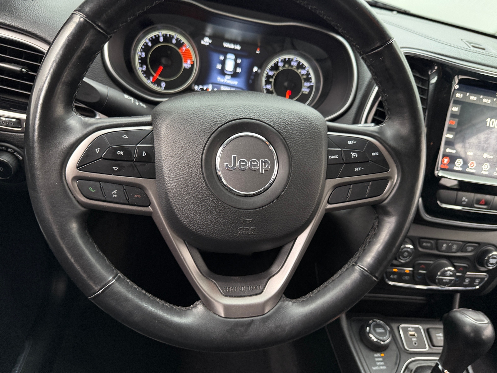 Thumbnail: 2019 Jeep Cherokee - 4