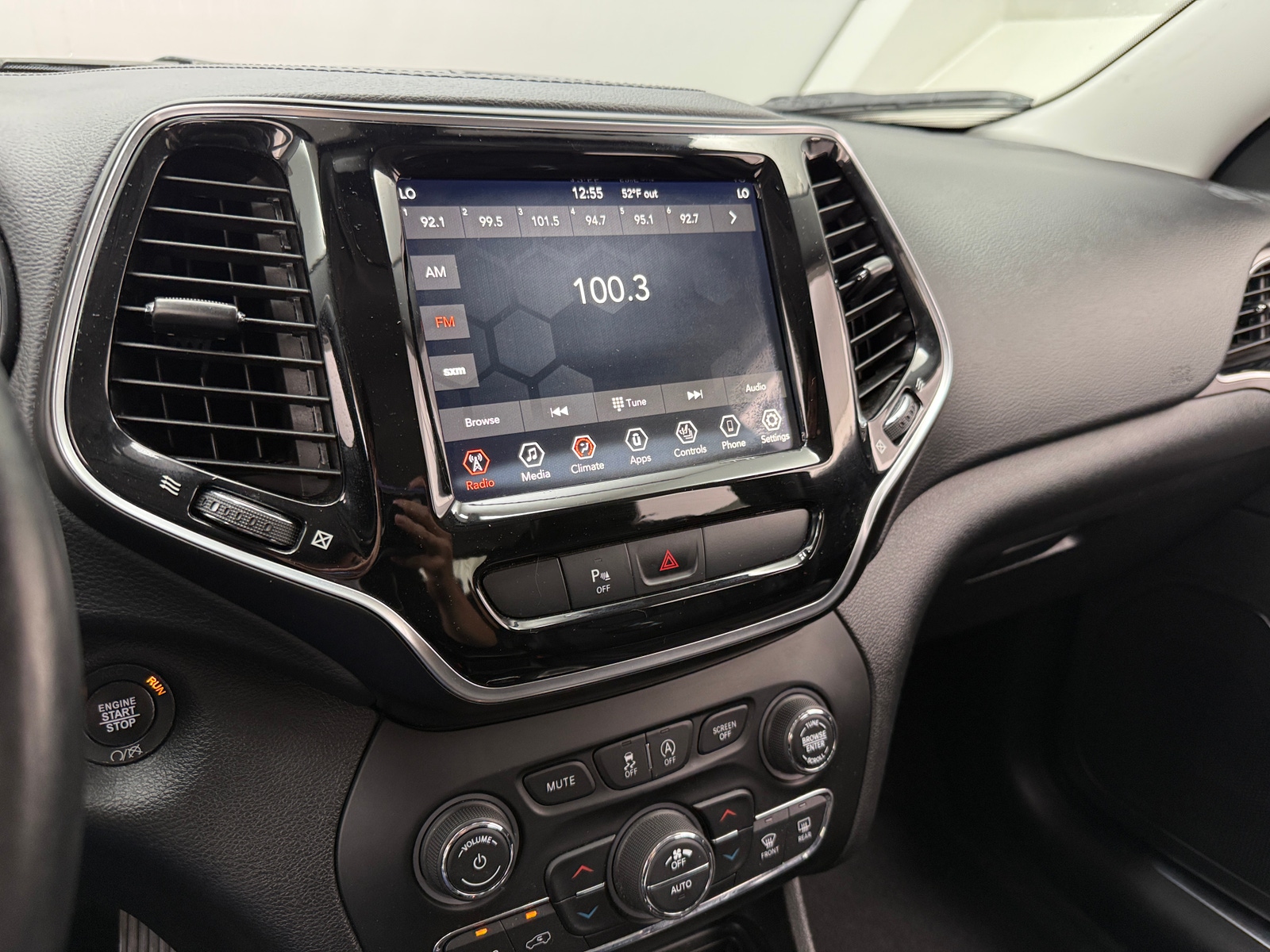 Thumbnail: 2019 Jeep Cherokee - 3