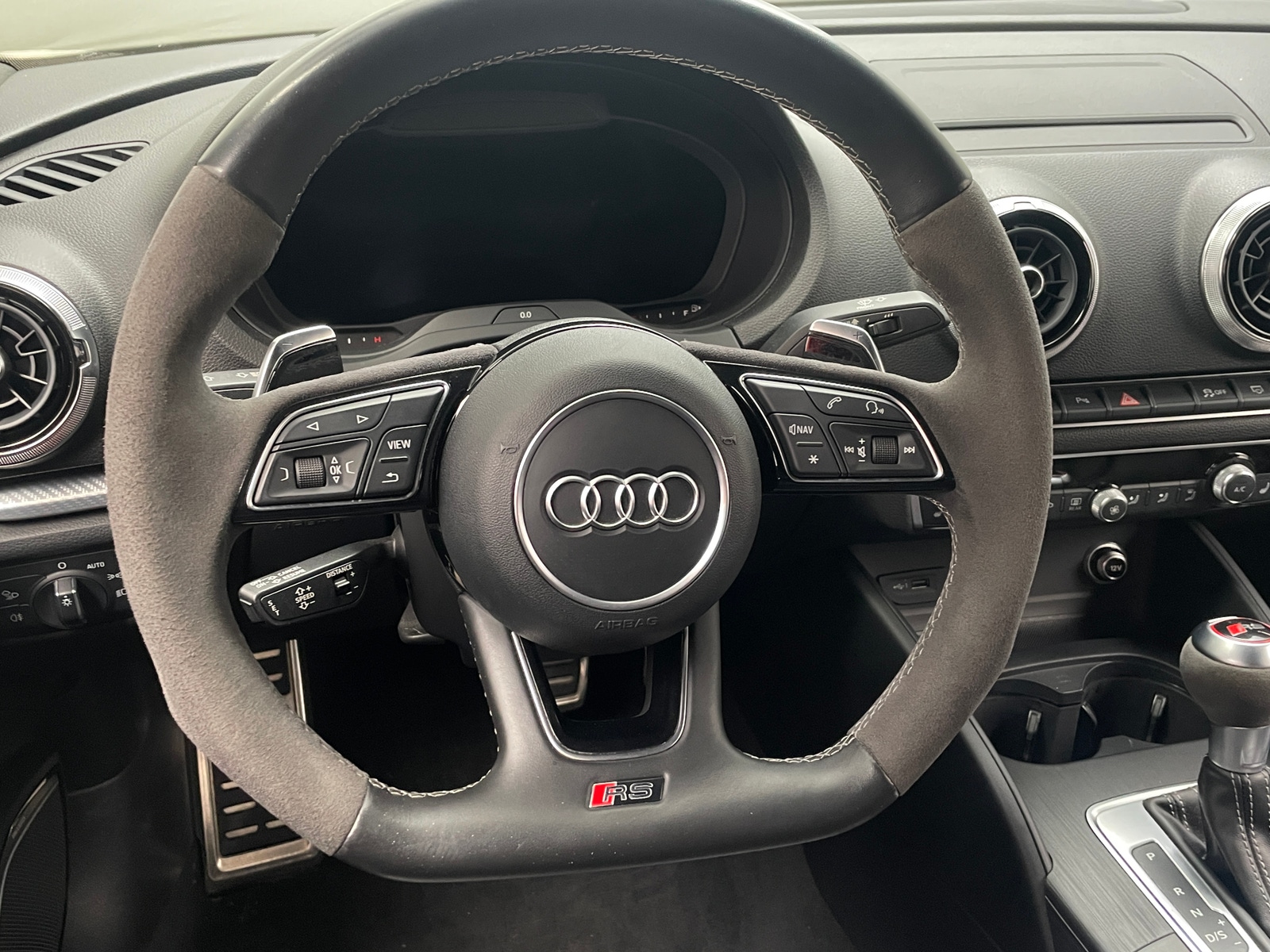 Thumbnail: 2018 Audi RS 3 - 4
