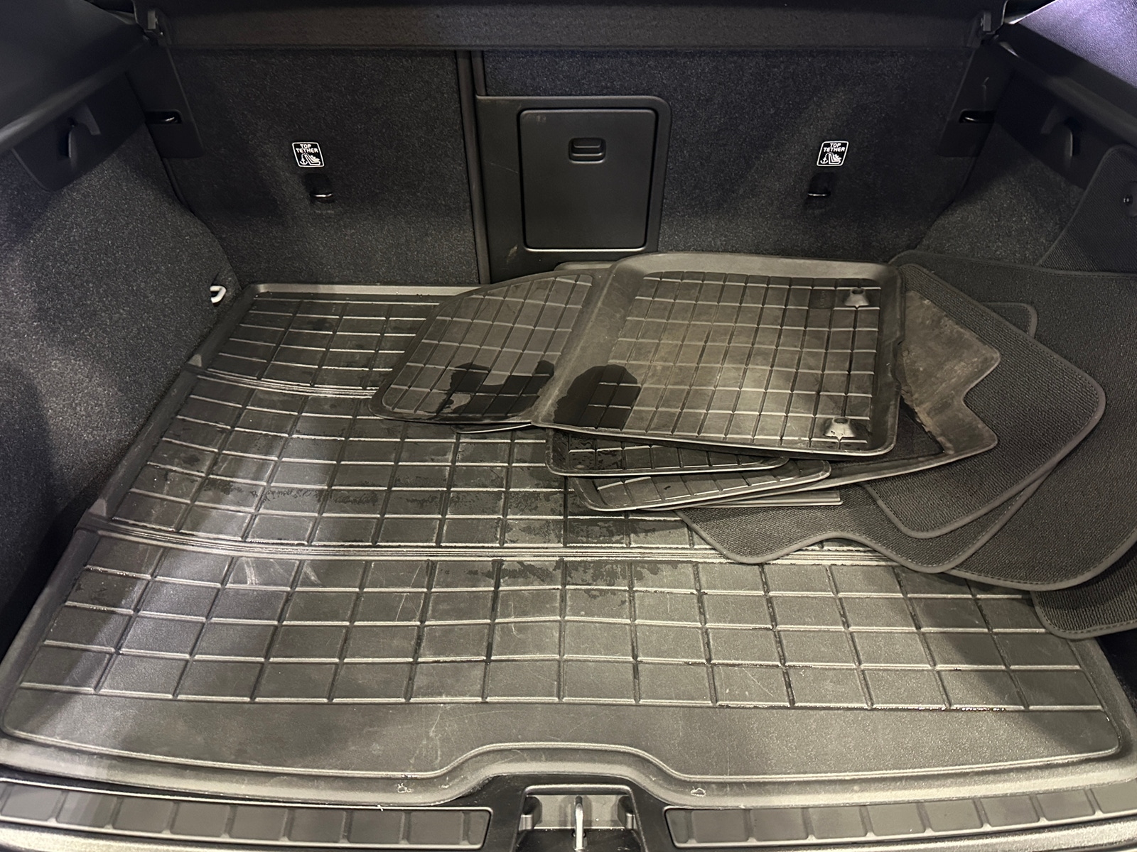 Thumbnail: 2022 Volvo XC40 - 6