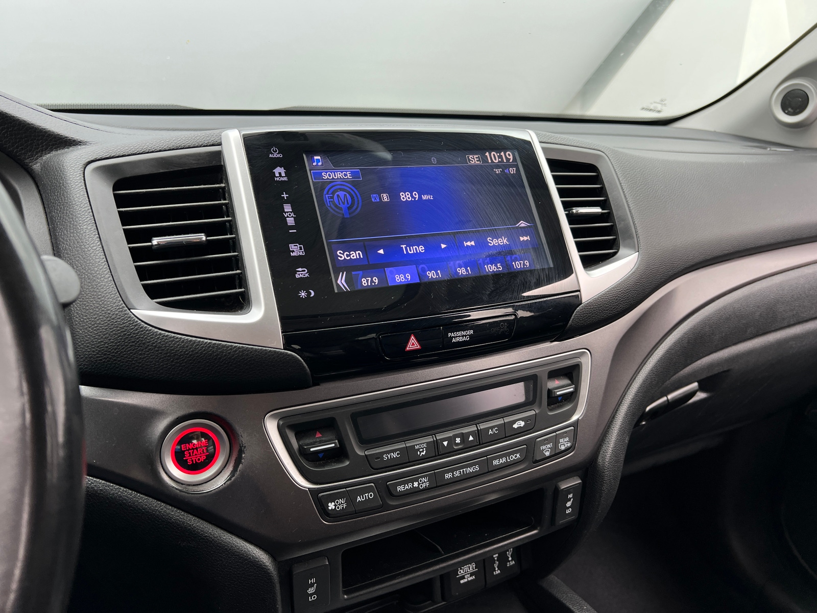 Thumbnail: 2018 Honda Pilot - 3