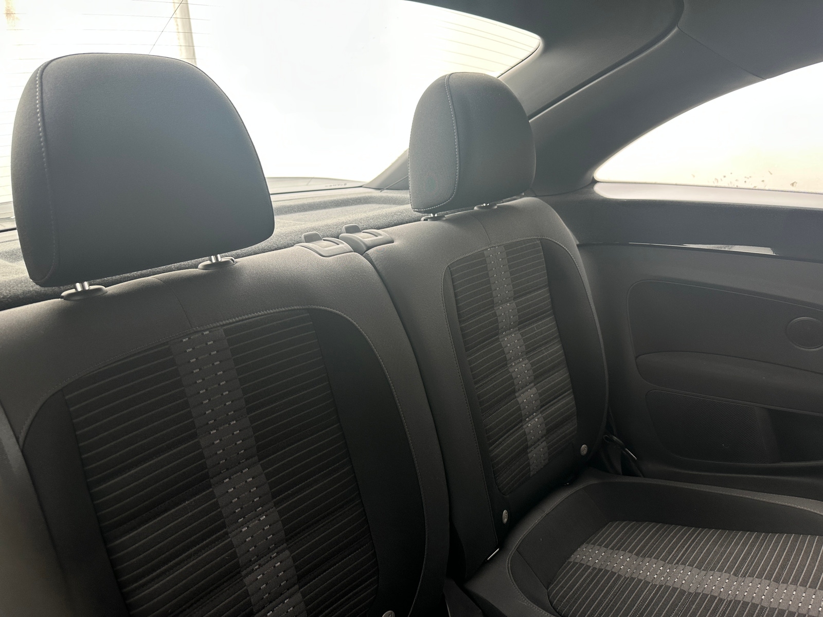 Thumbnail: 2015 Volkswagen Beetle - 6