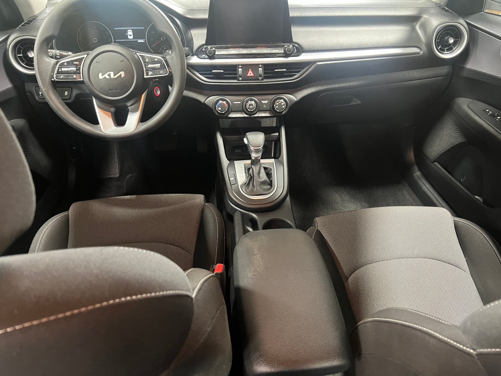Thumbnail: 2022 Kia Forte - 3