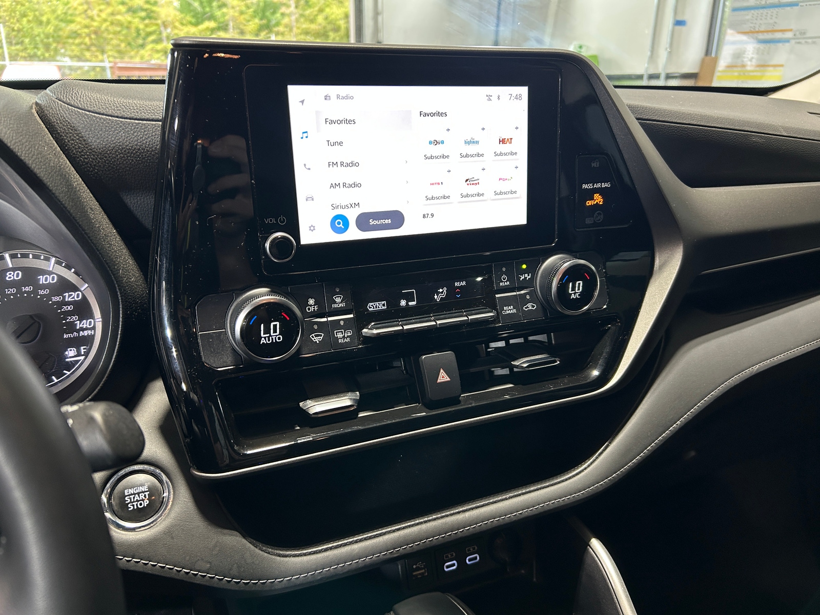 Thumbnail: 2023 Toyota Highlander - 4