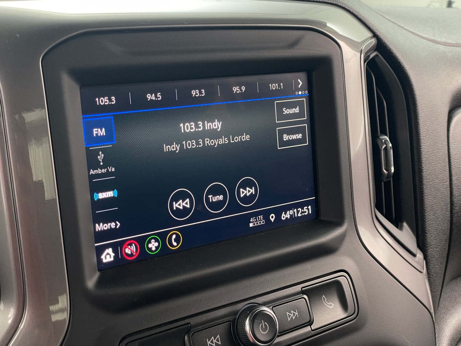 Thumbnail: 2020 Chevrolet Silverado 1500 - 4