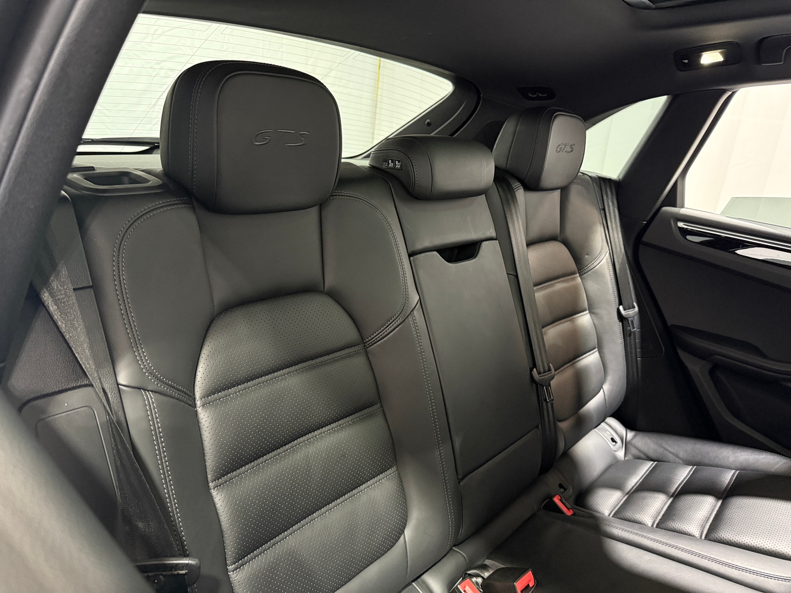 Thumbnail: 2018 Porsche Macan - 5