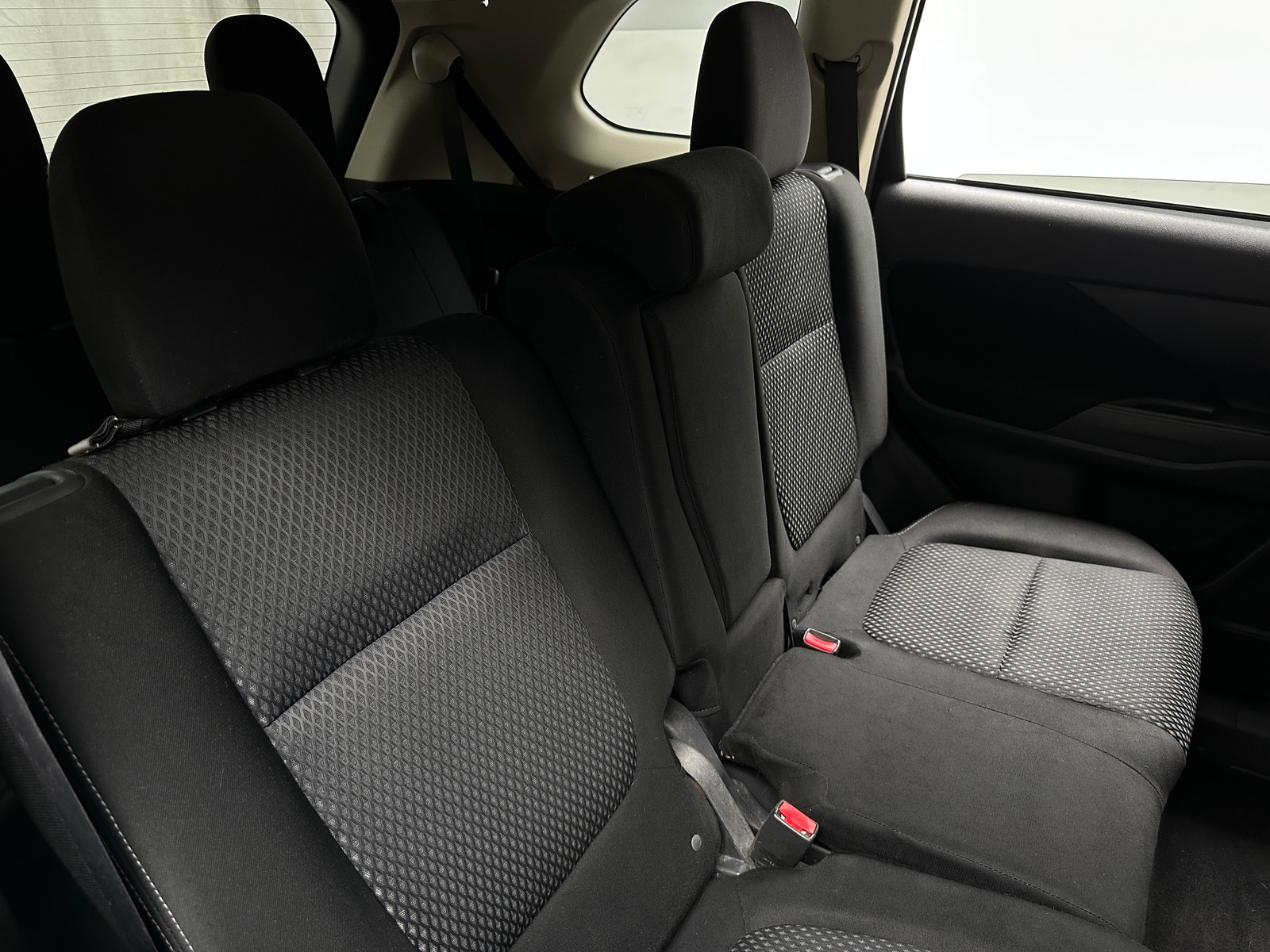 Thumbnail: 2017 Mitsubishi Outlander - 6