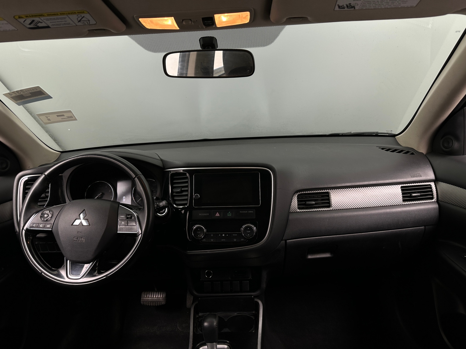 Thumbnail: 2017 Mitsubishi Outlander - 3