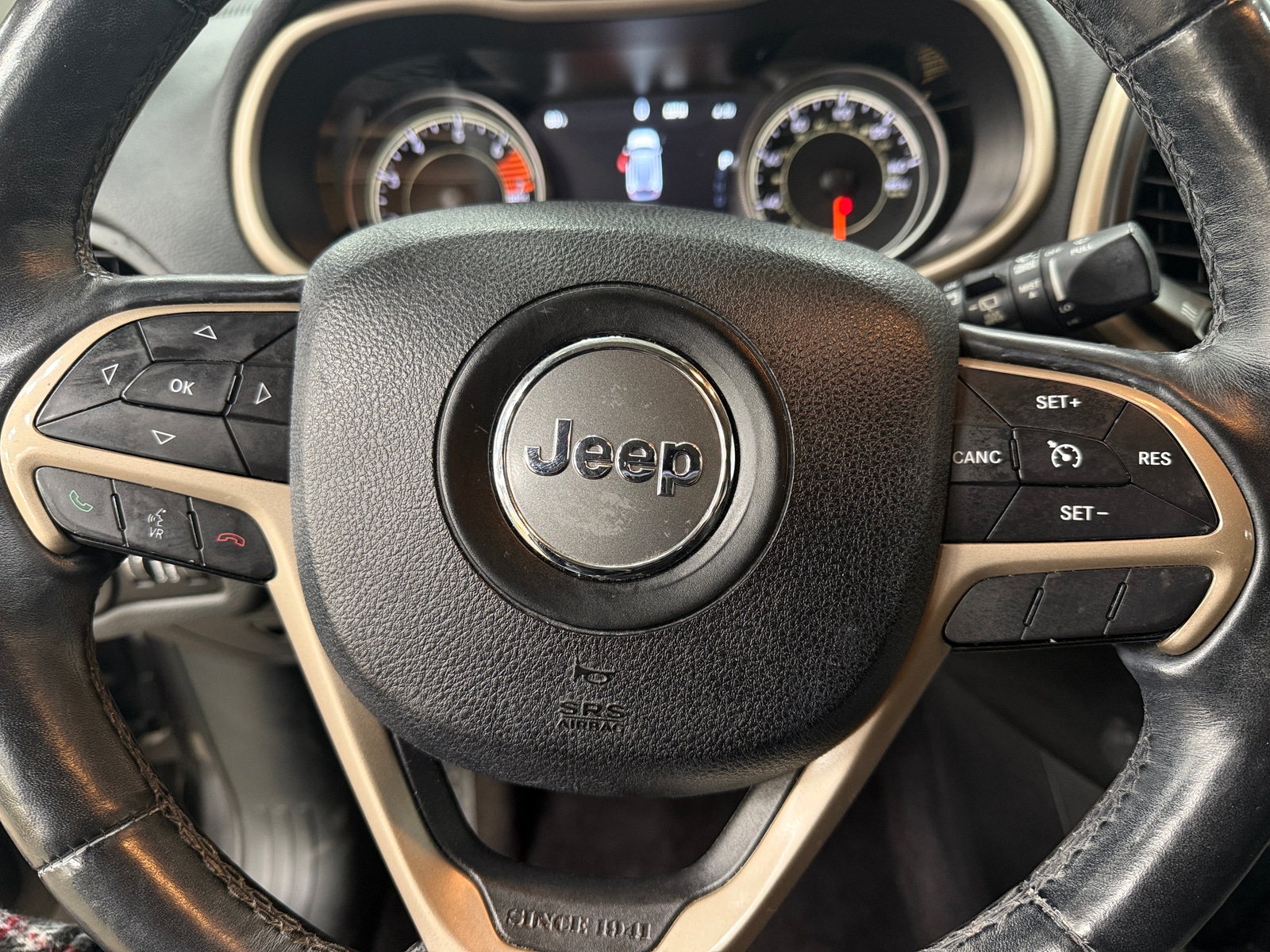 Thumbnail: 2017 Jeep Cherokee - 4