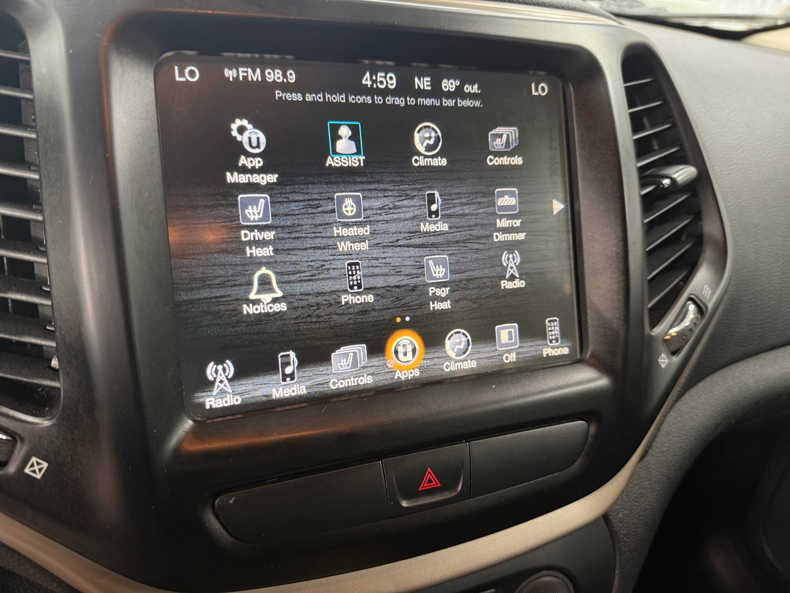 Thumbnail: 2017 Jeep Cherokee - 3