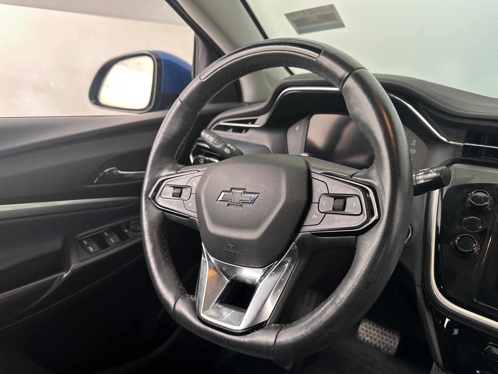 Thumbnail: 2023 Chevrolet Bolt EUV - 4