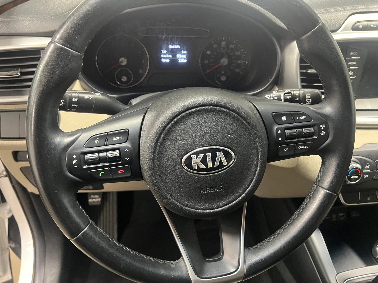 Thumbnail: 2017 Kia Sorento - 5