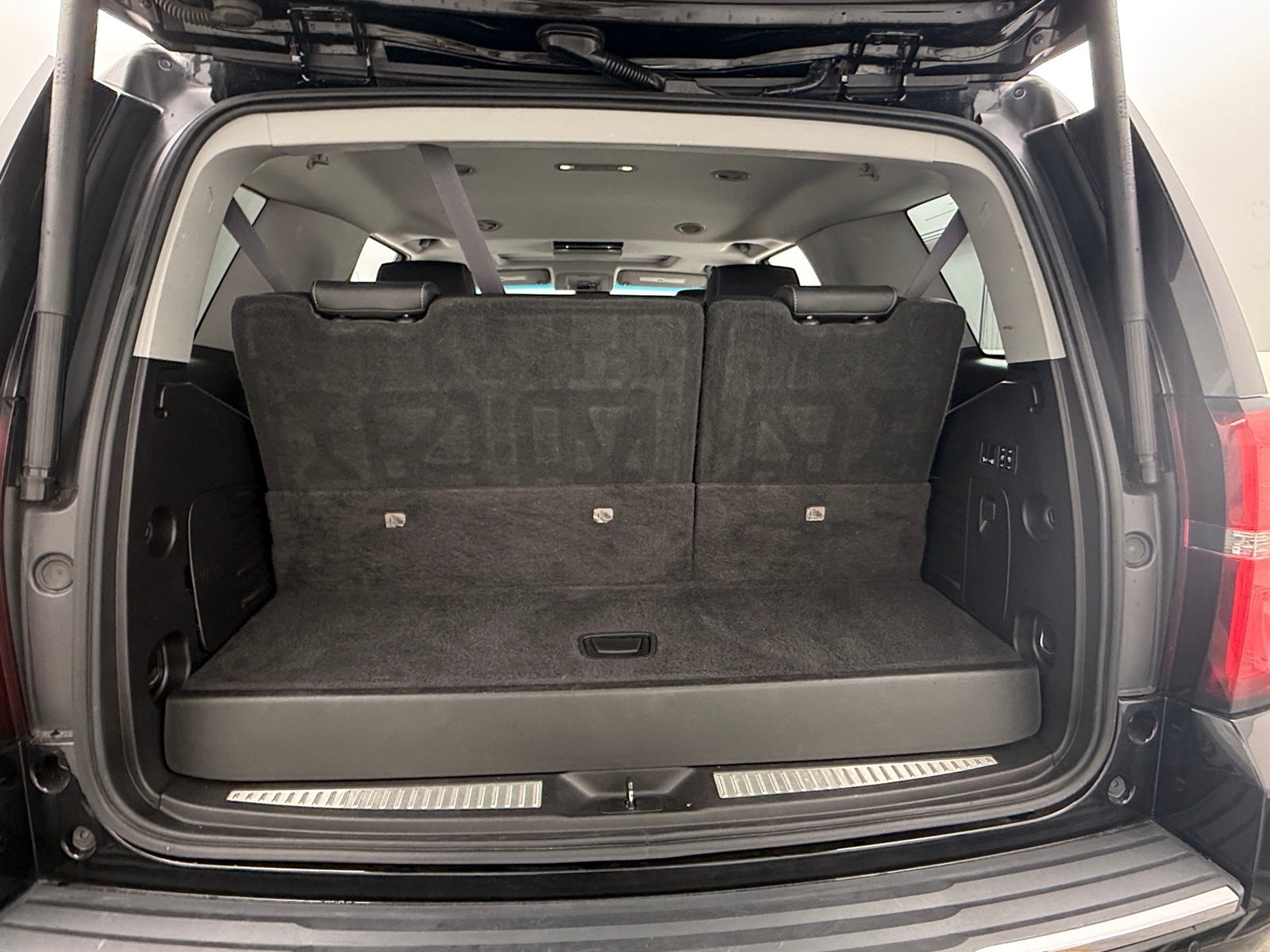 Thumbnail: 2017 Chevrolet Tahoe - 6