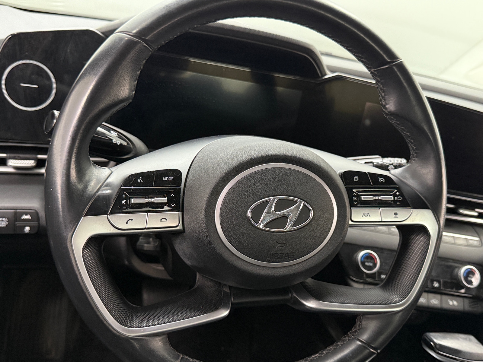 Thumbnail: 2022 Hyundai Elantra - 4