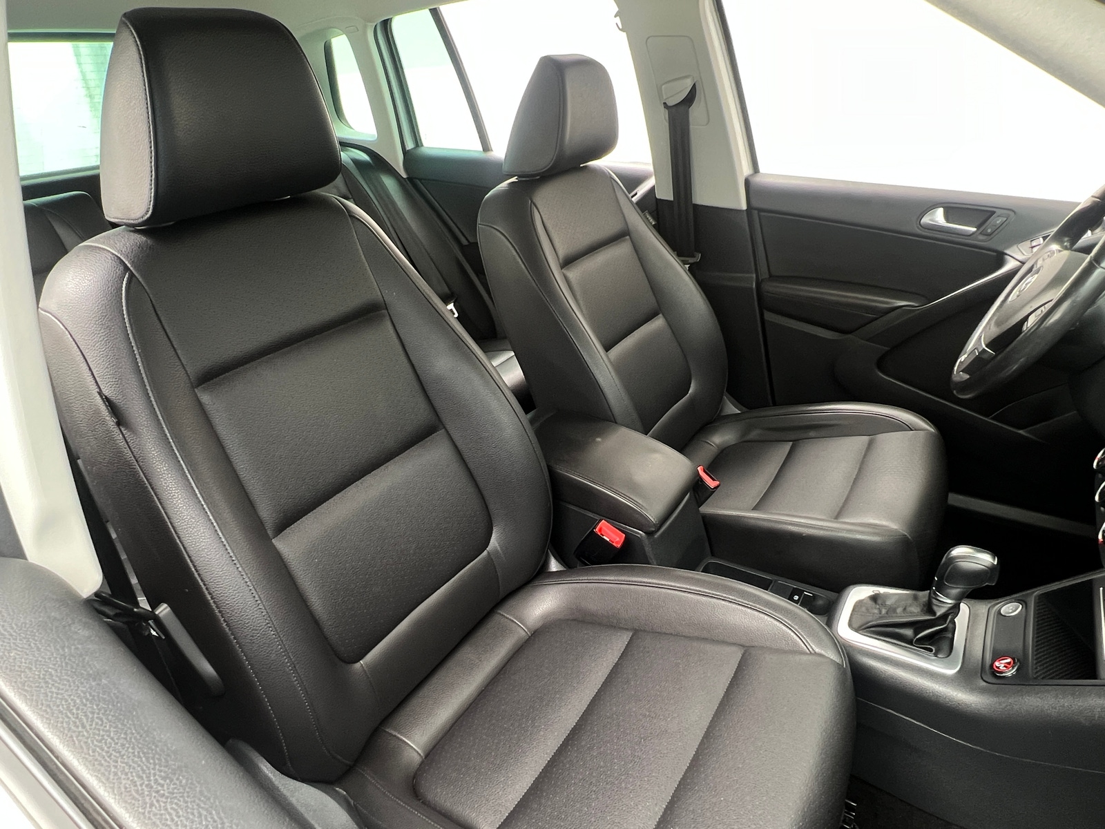 Thumbnail: 2014 Volkswagen Tiguan - 2
