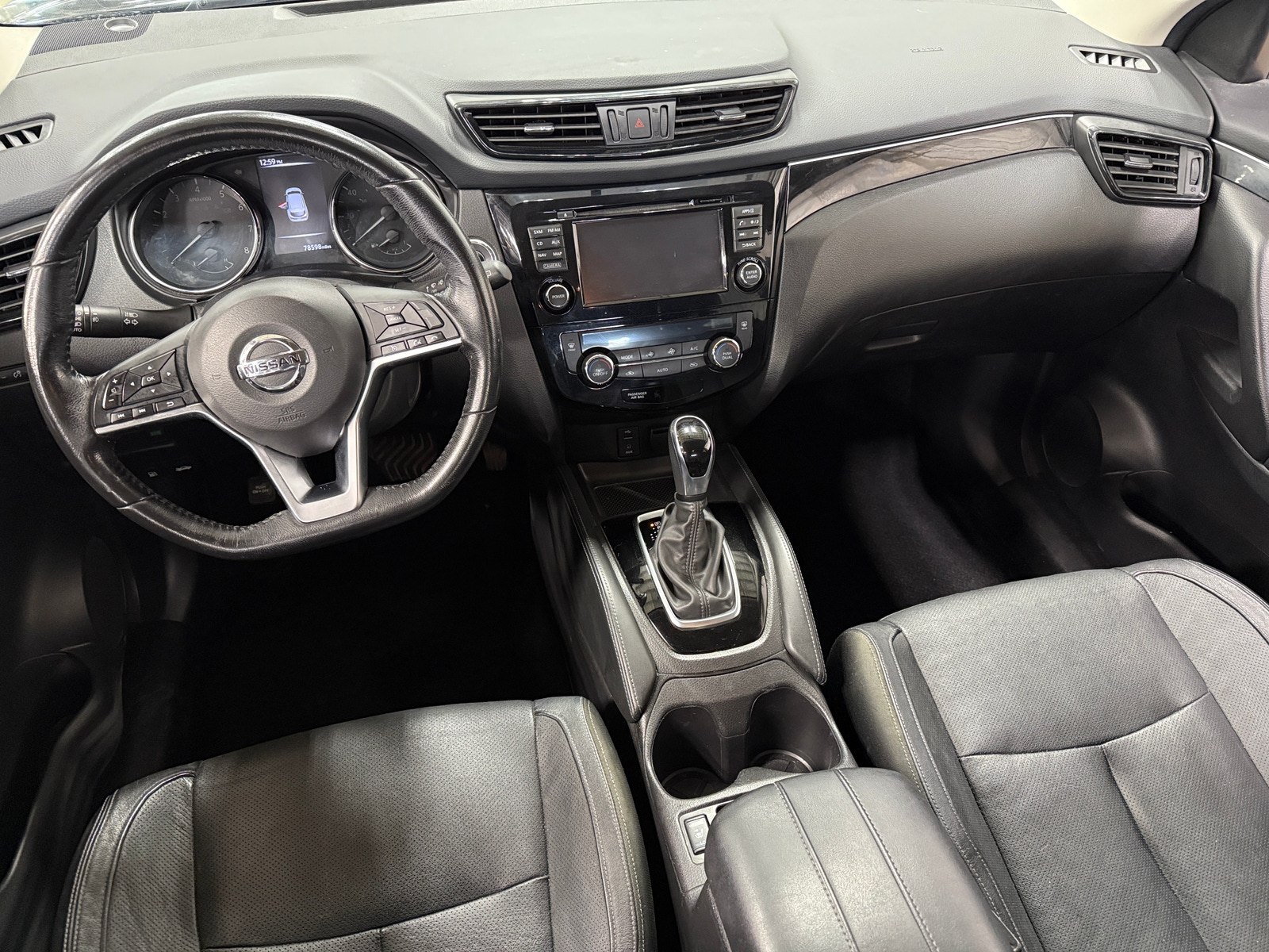 Thumbnail: 2017 Nissan Rogue Sport - 2