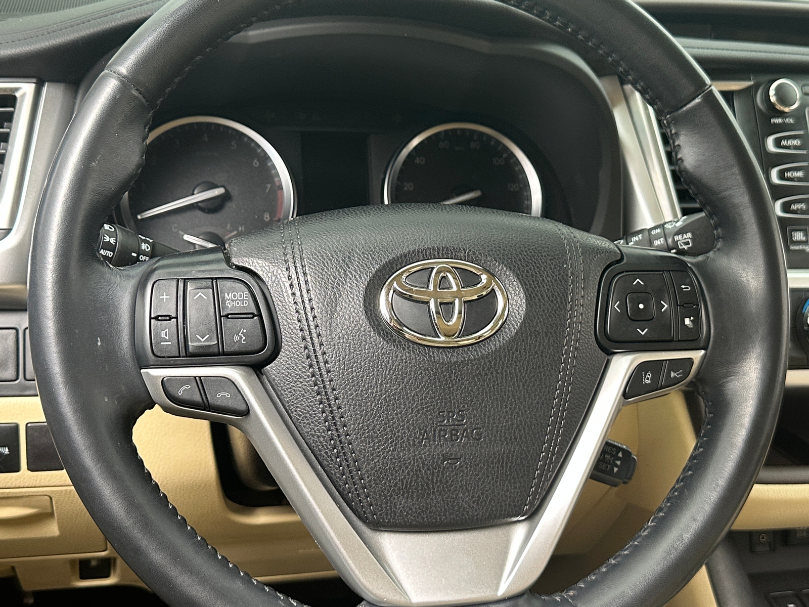 Thumbnail: 2018 Toyota Highlander - 4