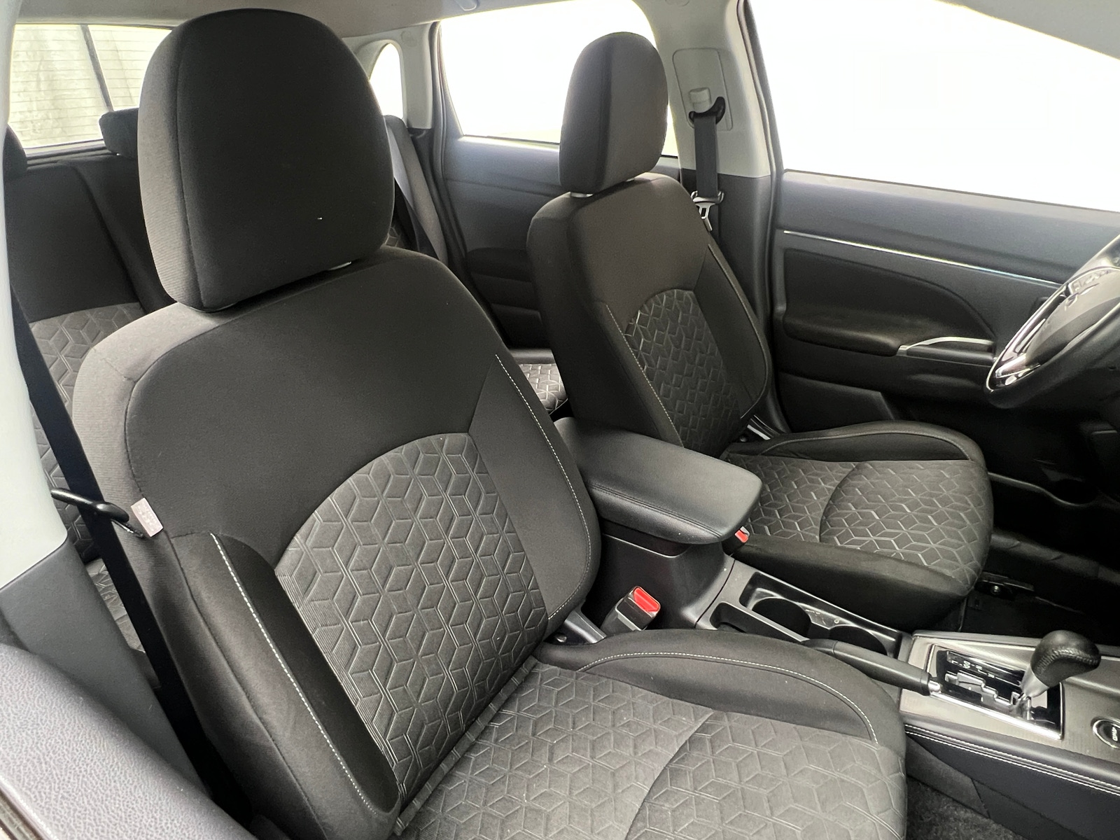 Thumbnail: 2020 Mitsubishi Outlander Sport - 2