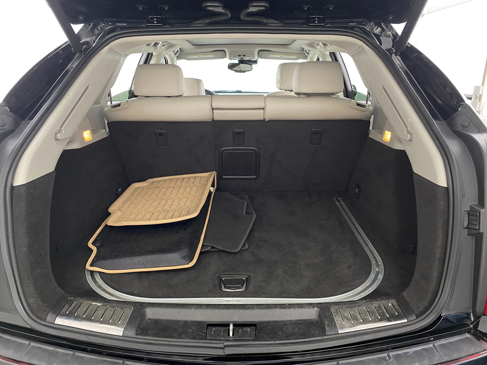Thumbnail: 2016 Cadillac SRX - 6
