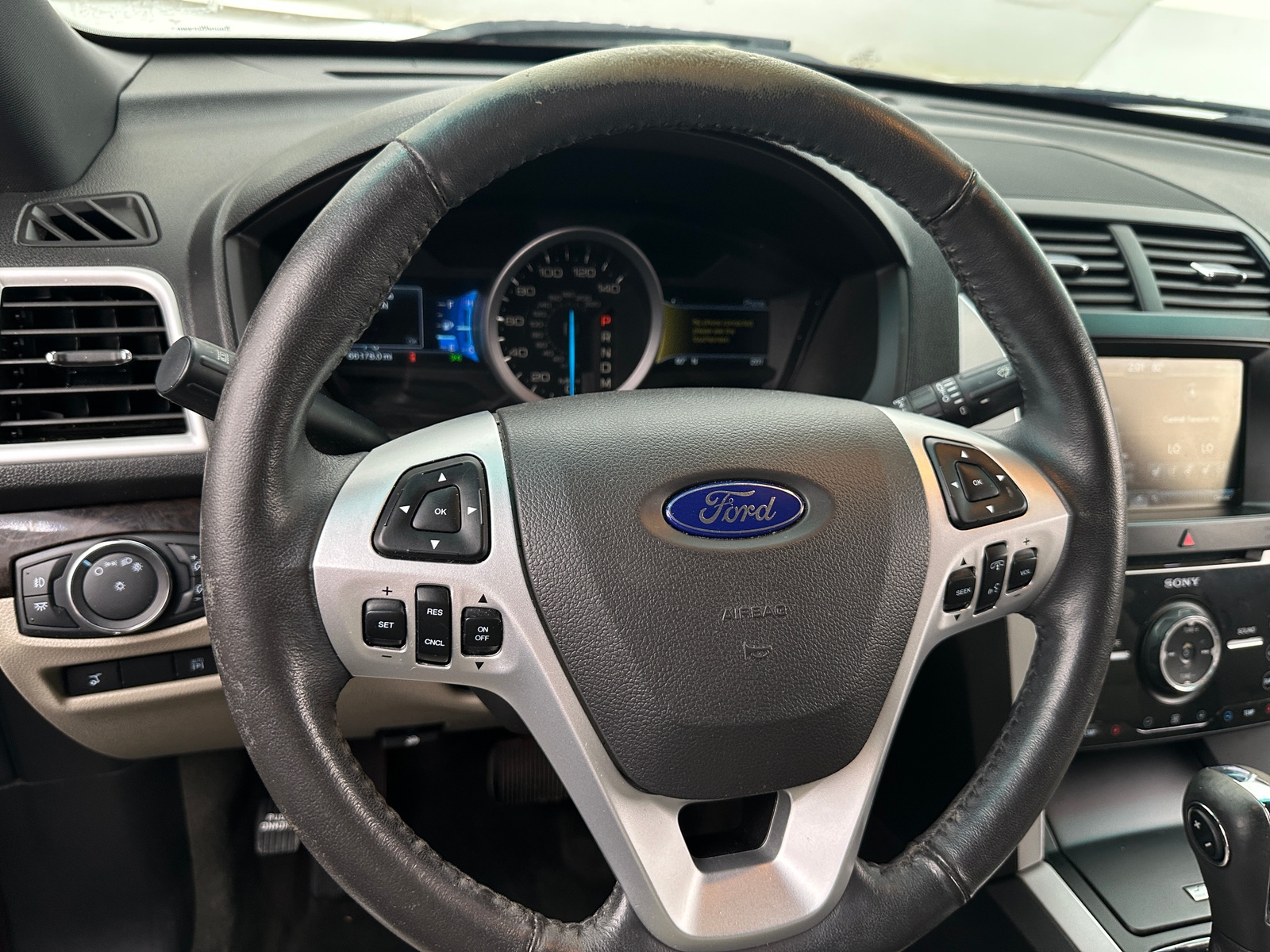 Thumbnail: 2015 Ford Explorer - 4
