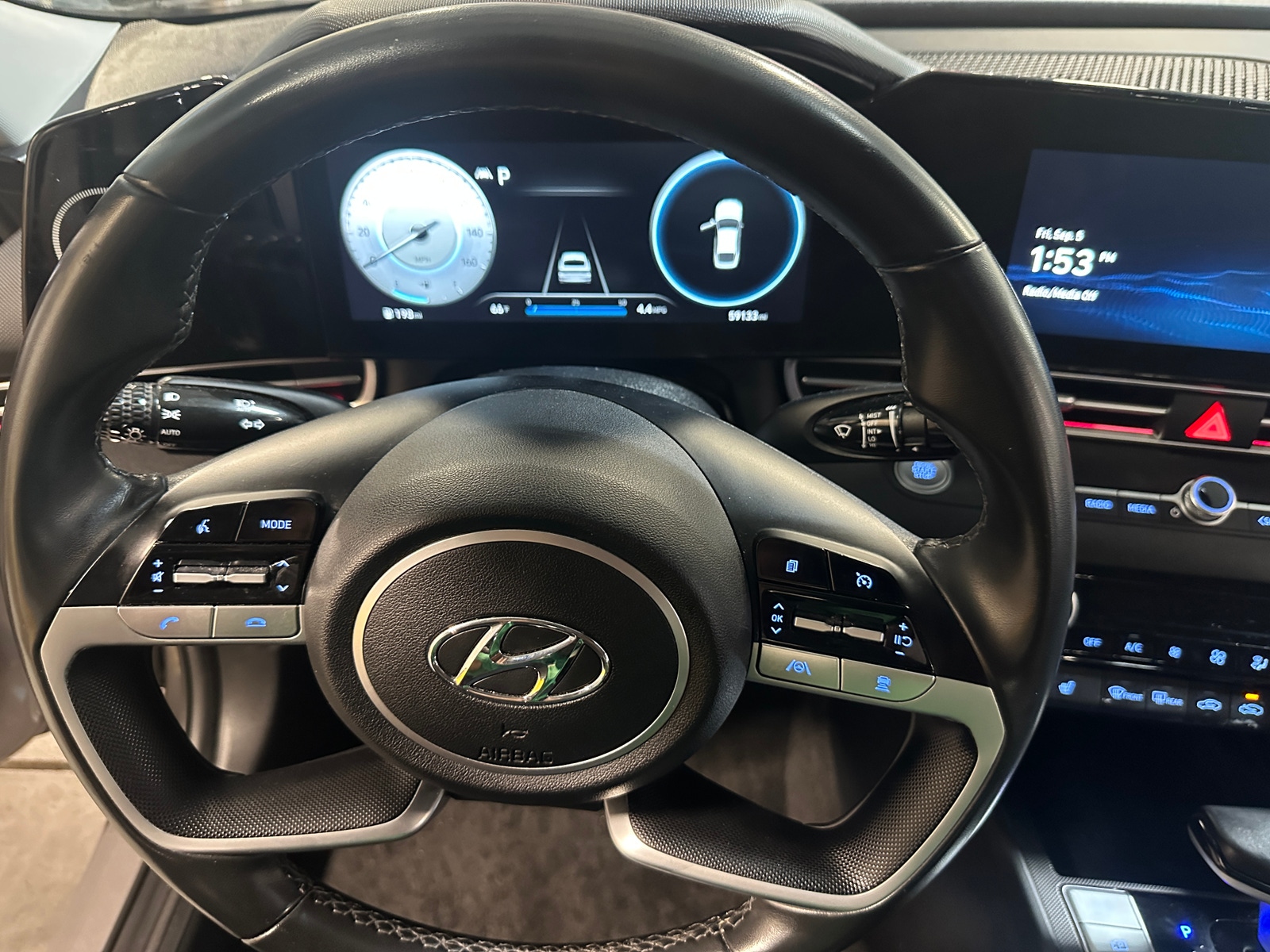Thumbnail: 2021 Hyundai Elantra - 4