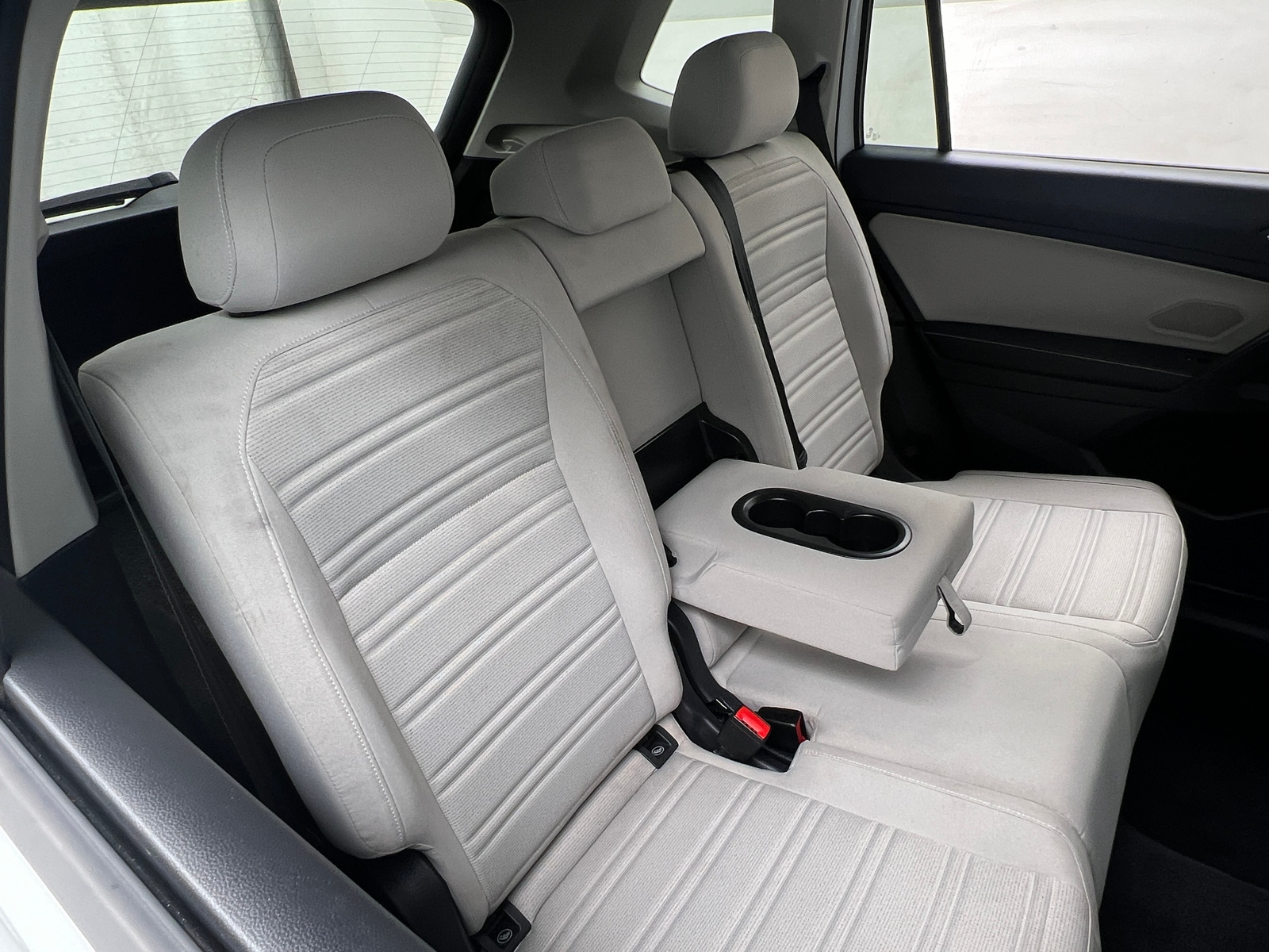 Thumbnail: 2022 Volkswagen Tiguan - 6