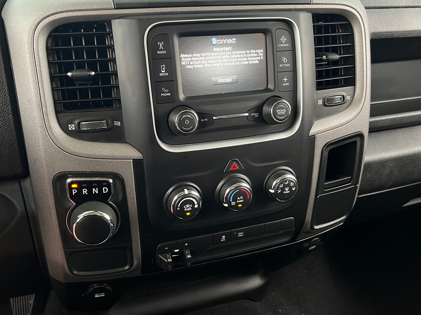 Thumbnail: 2021 RAM 1500 Classic - 4