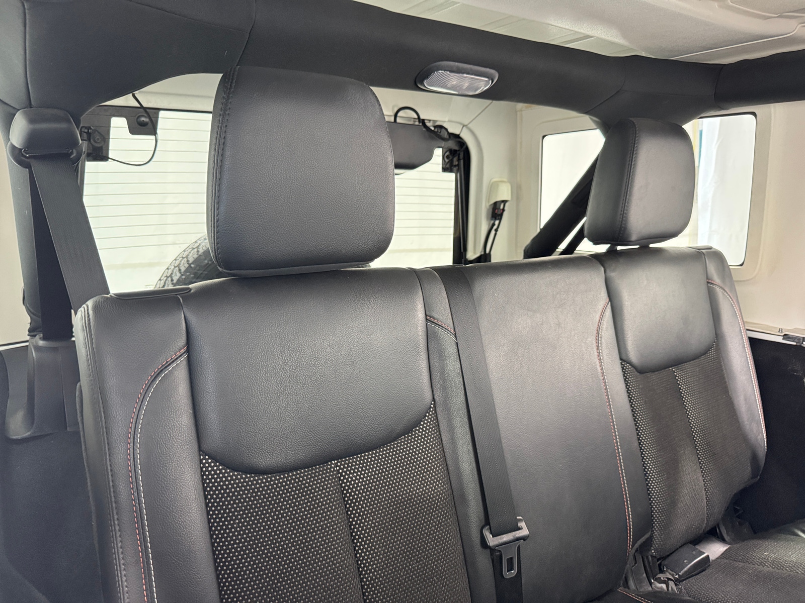 Thumbnail: 2016 Jeep Wrangler - 5