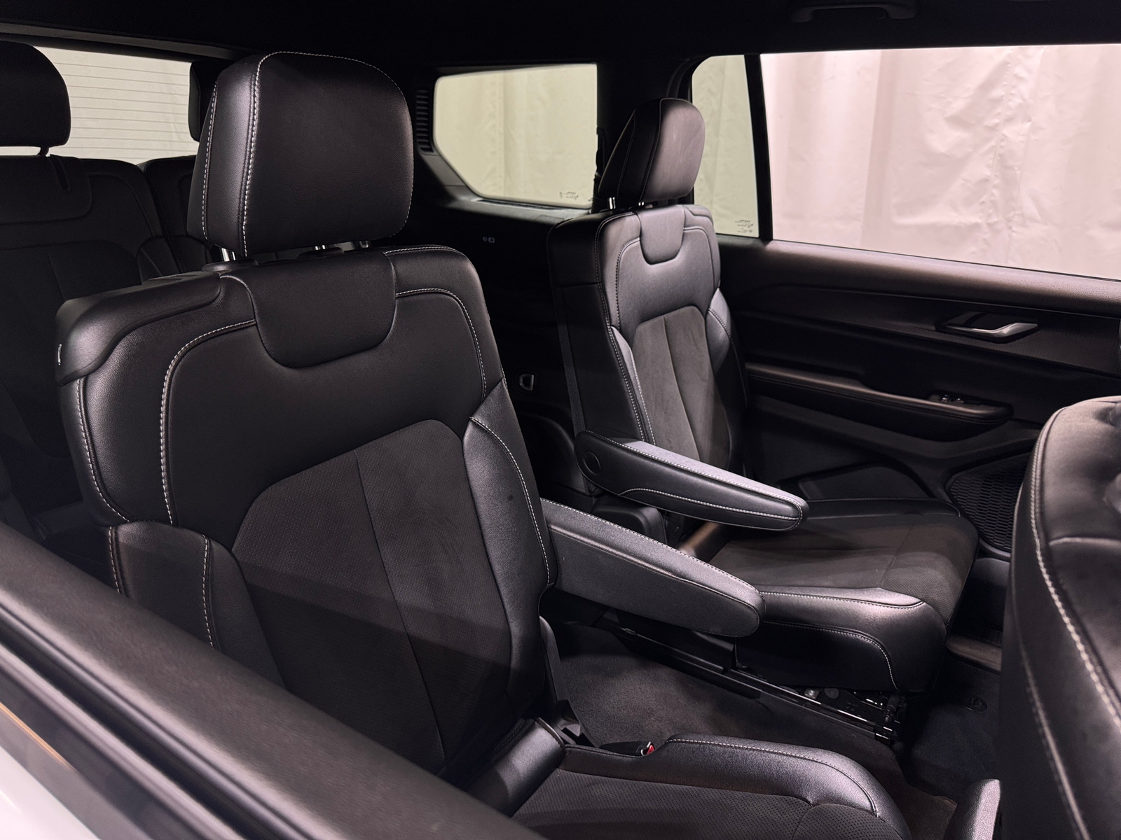 Thumbnail: 2023 Jeep Grand Cherokee L - 5