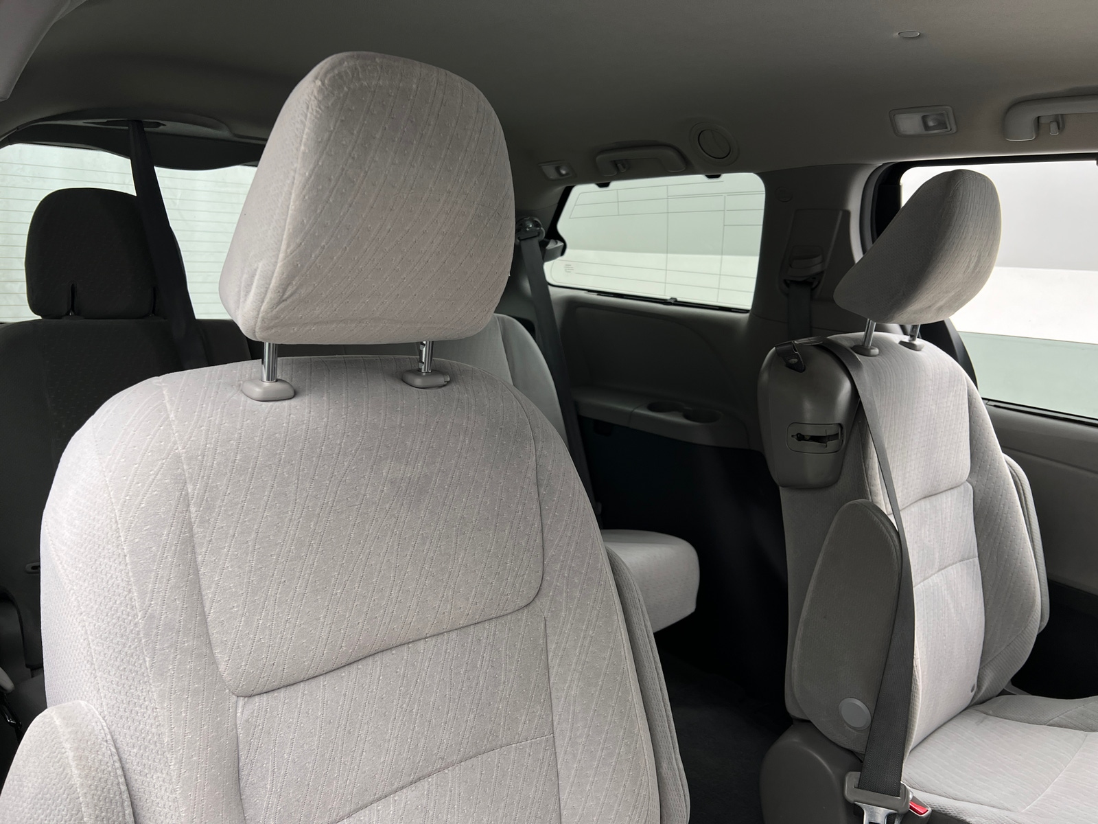 Thumbnail: 2016 Toyota Sienna - 6