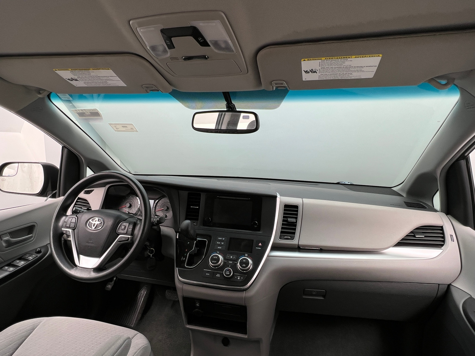 Thumbnail: 2016 Toyota Sienna - 3