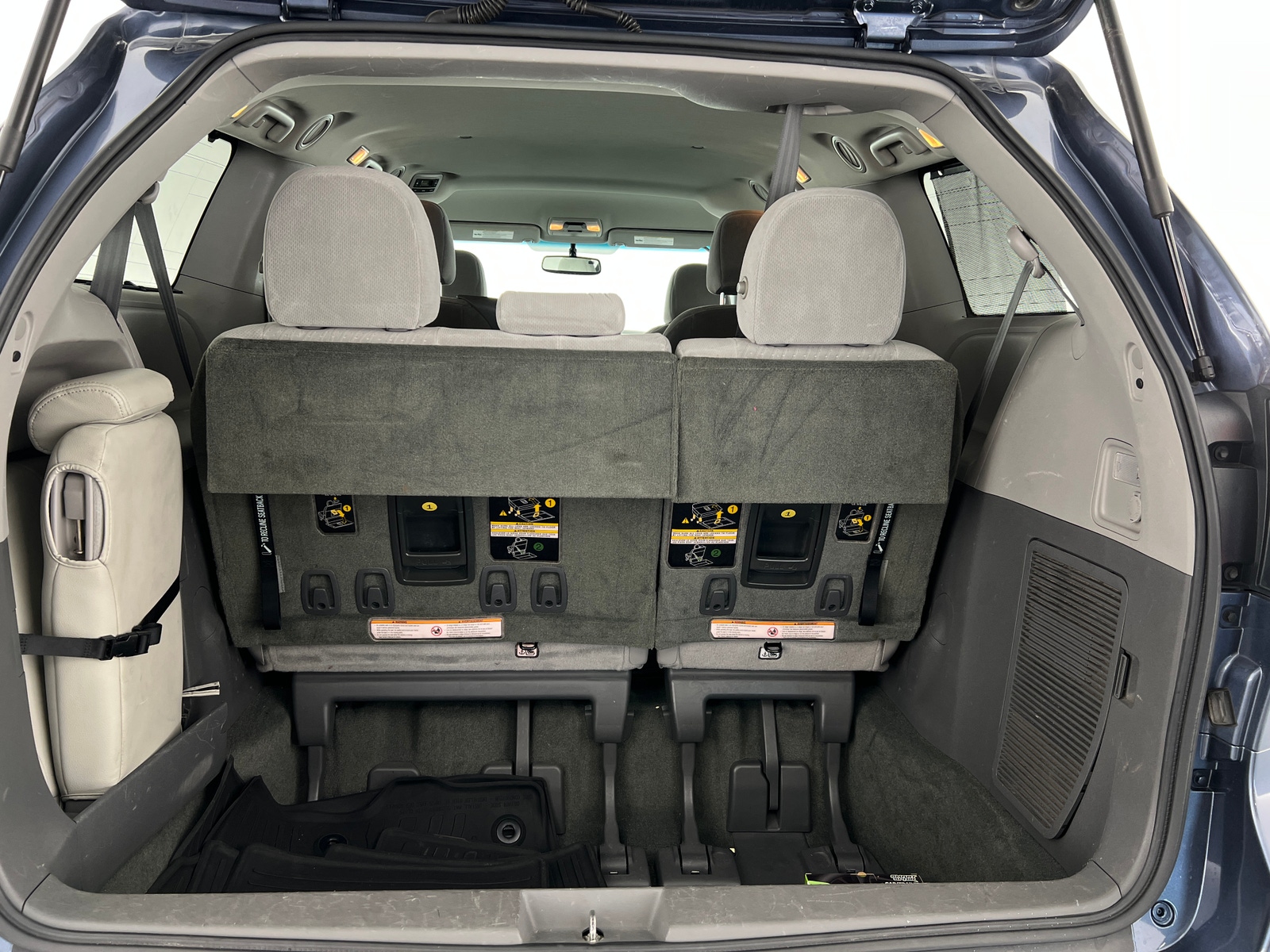 Thumbnail: 2016 Toyota Sienna - 7