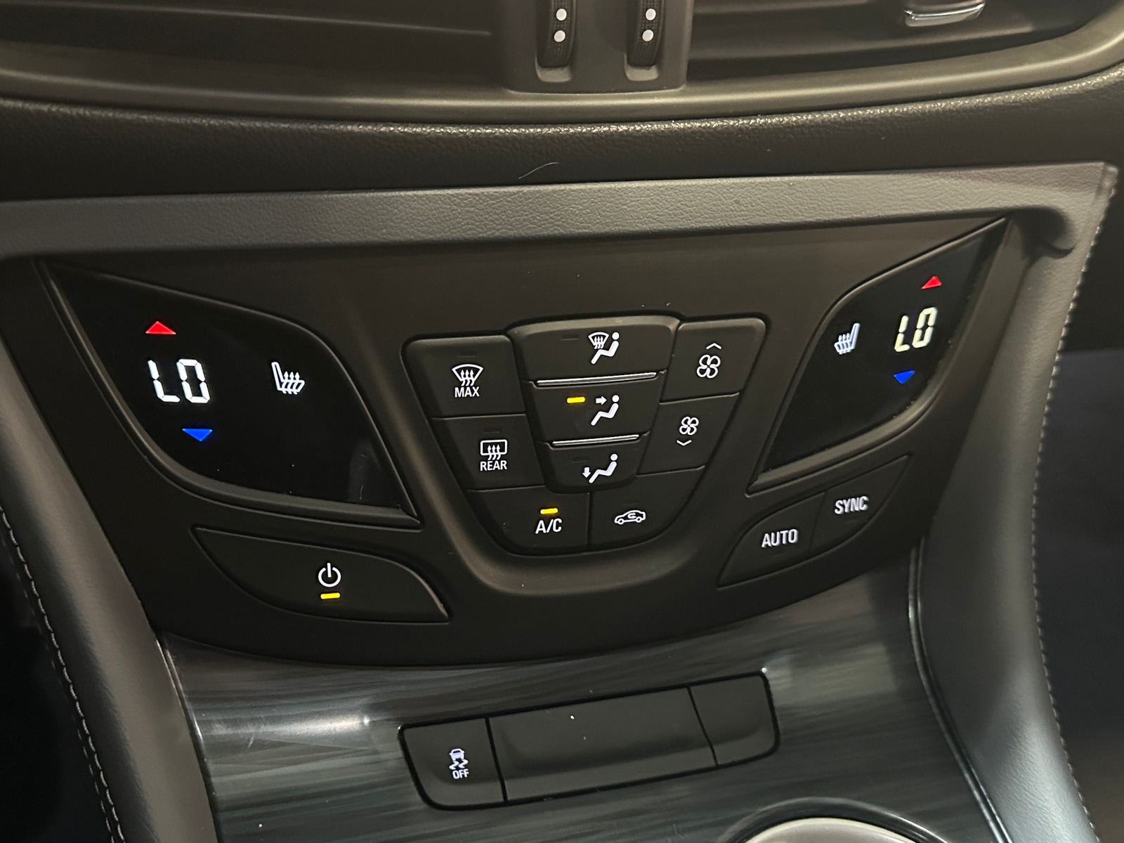 Thumbnail: 2019 Buick Envision - 3