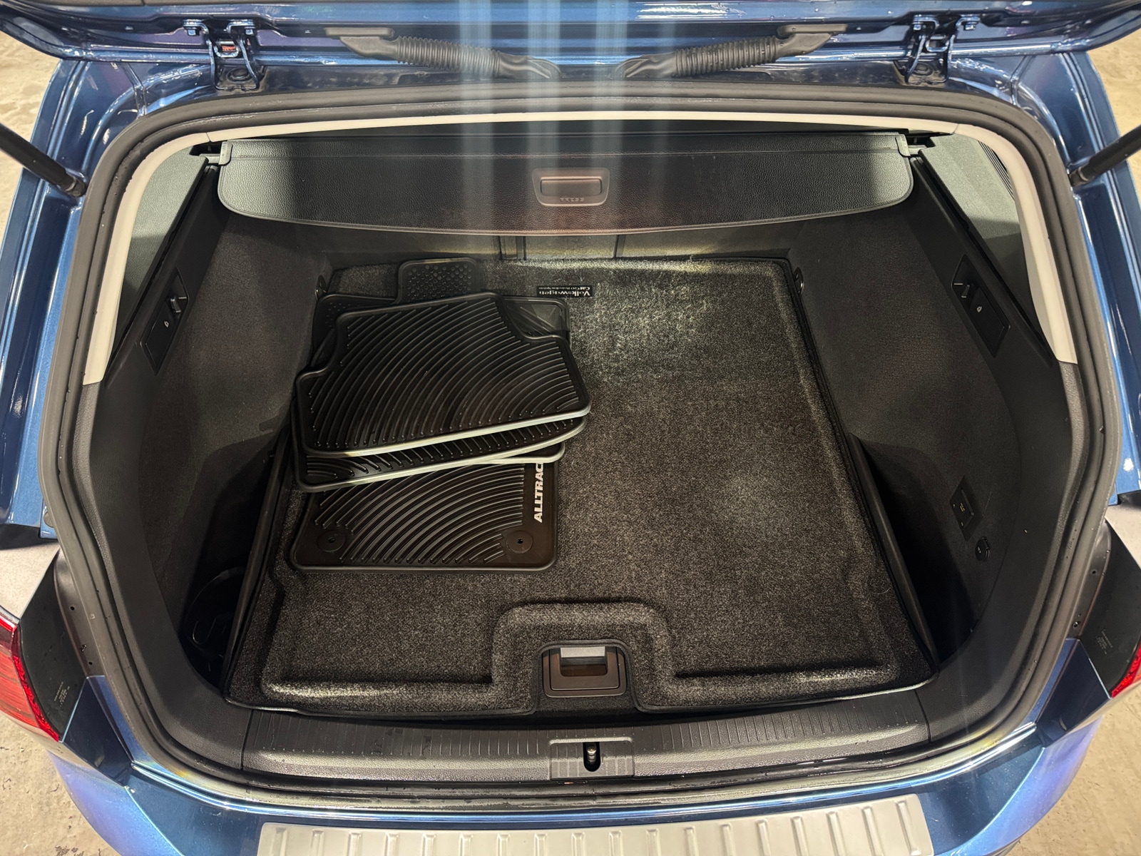 Thumbnail: 2019 Volkswagen Golf - 6