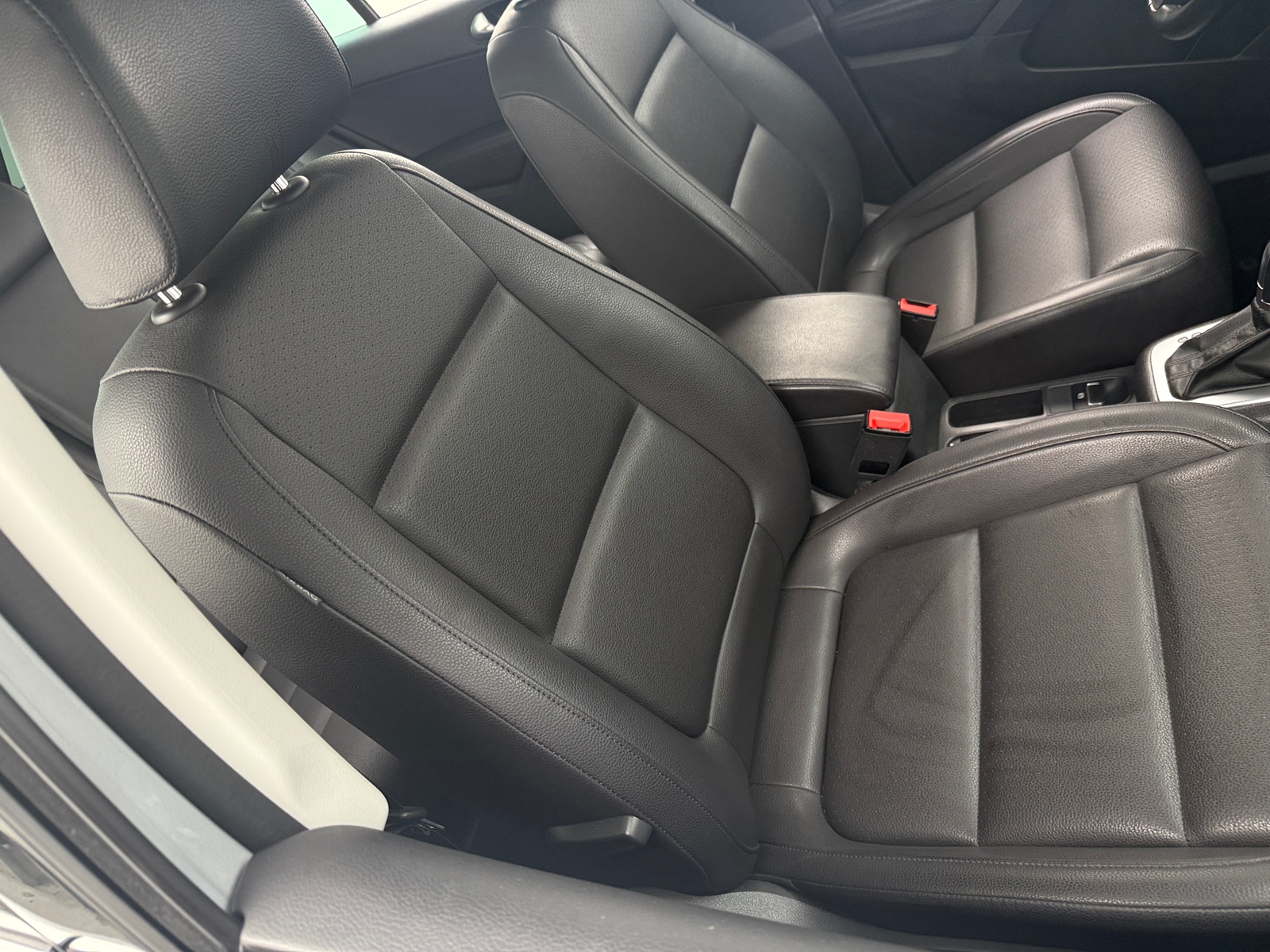Thumbnail: 2016 Volkswagen Tiguan - 2