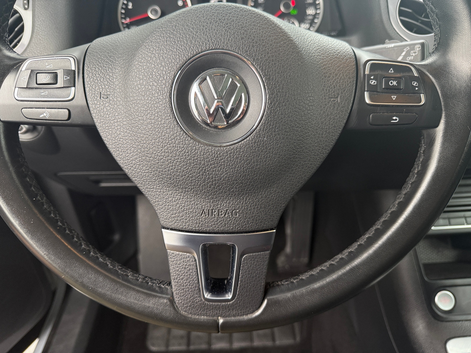 Thumbnail: 2016 Volkswagen Tiguan - 5