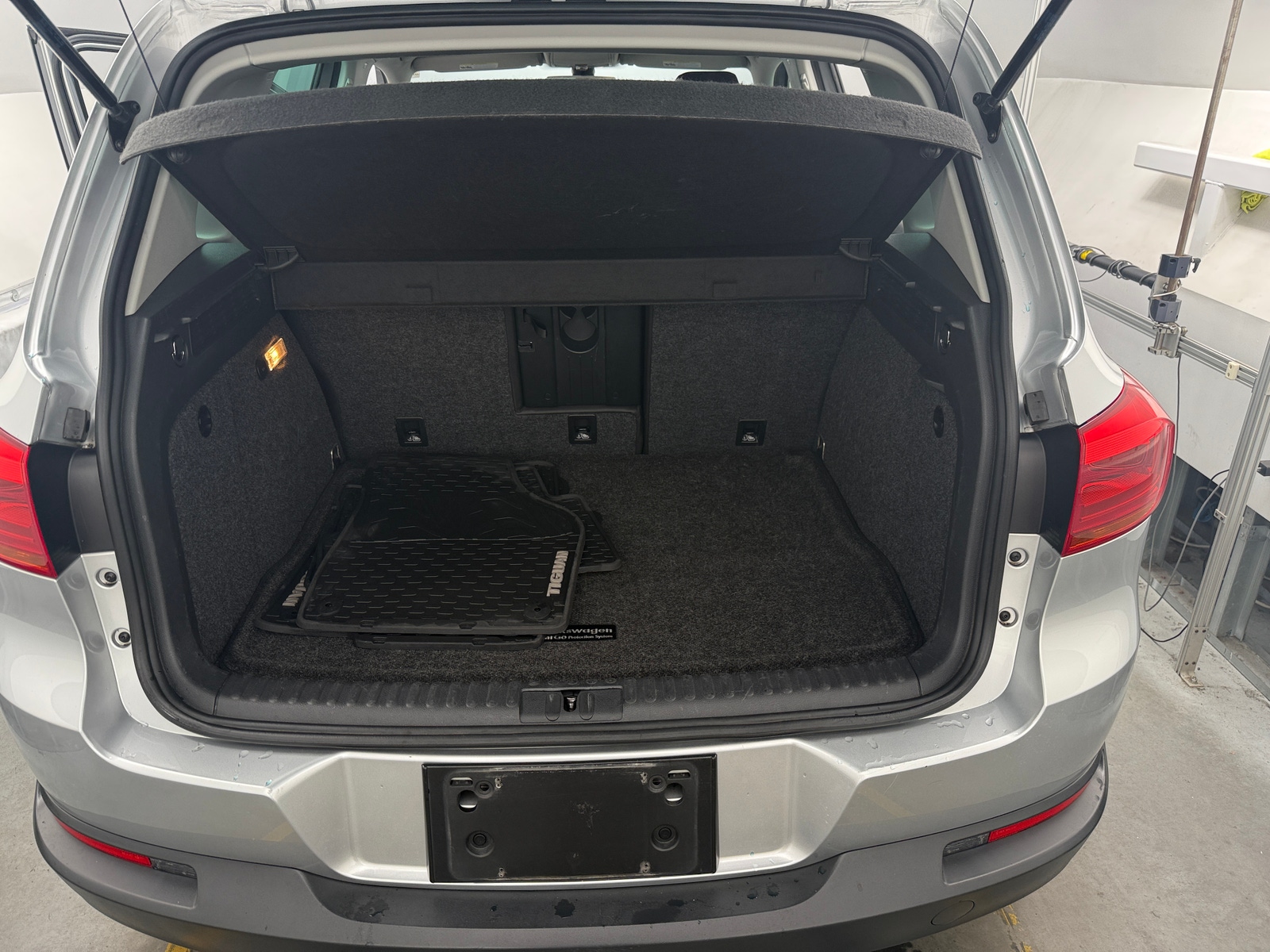 Thumbnail: 2016 Volkswagen Tiguan - 7