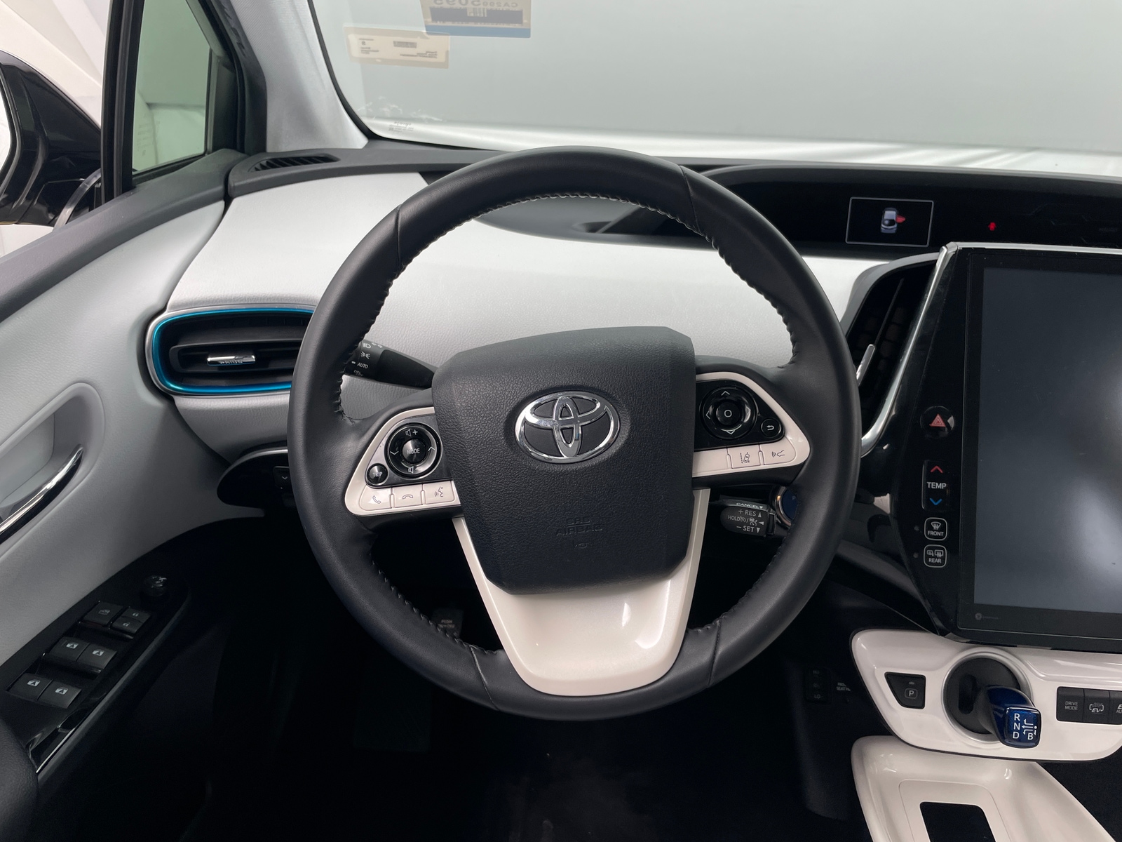 Thumbnail: 2017 Toyota Prius Prime - 4