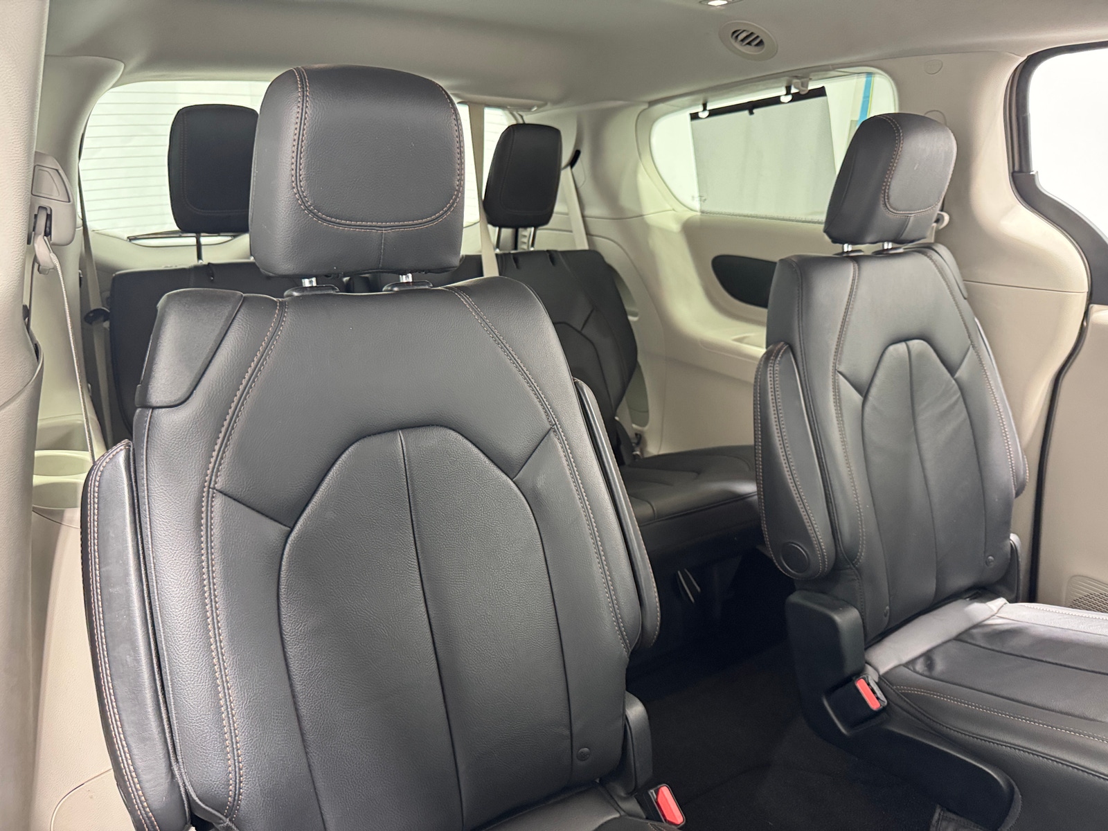 Thumbnail: 2017 Chrysler Pacifica - 5