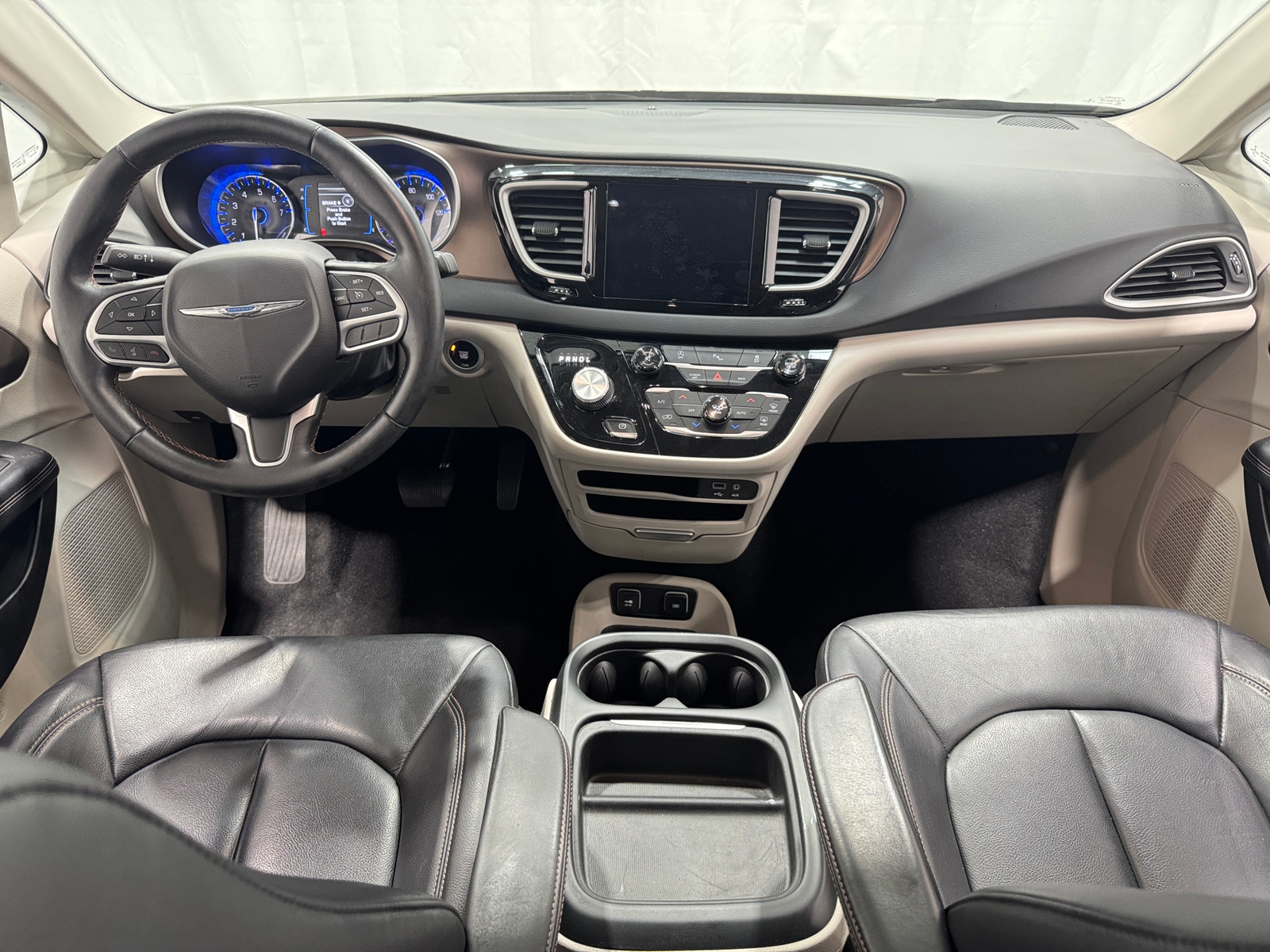 Thumbnail: 2017 Chrysler Pacifica - 2