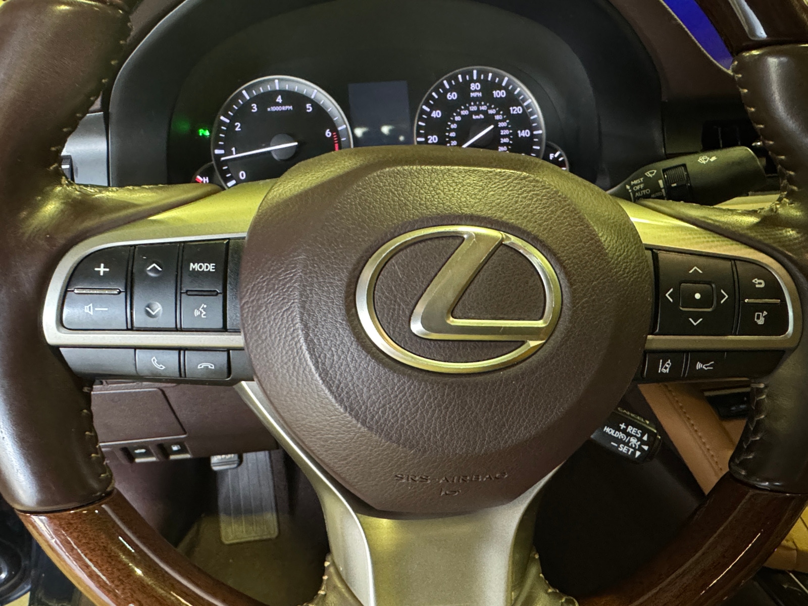 Thumbnail: 2018 Lexus ES - 4