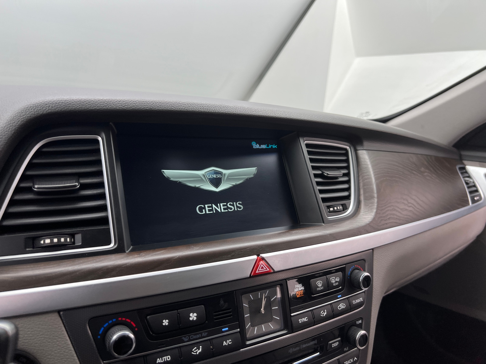 Thumbnail: 2015 Hyundai Genesis - 3