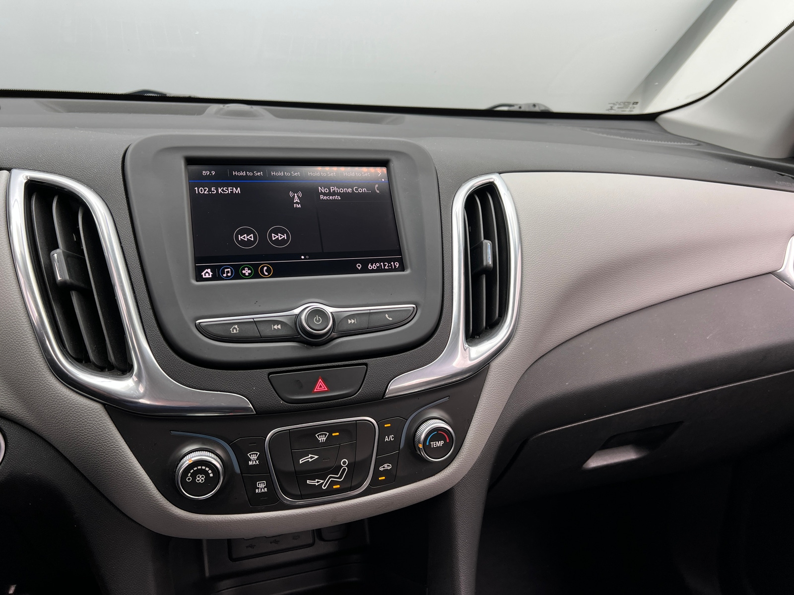 Thumbnail: 2020 Chevrolet Equinox - 4