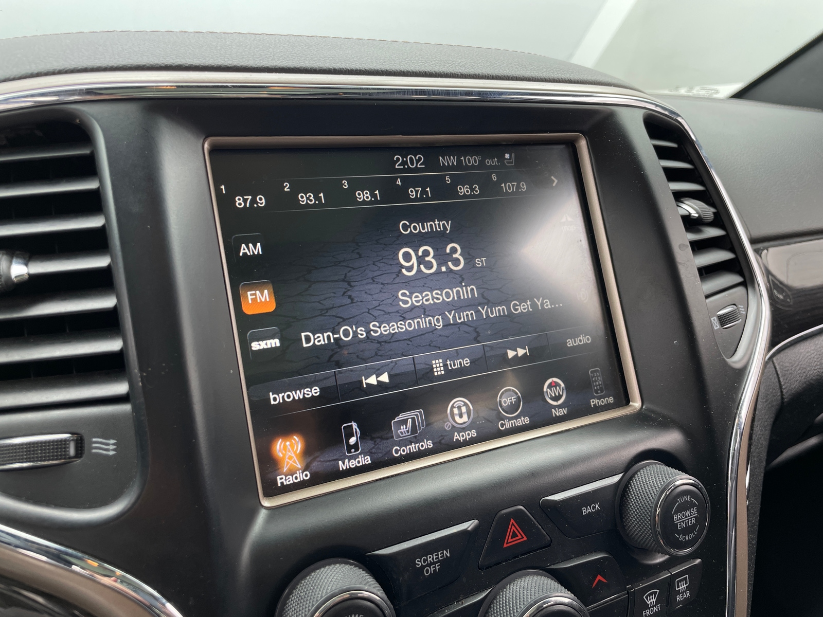 Thumbnail: 2017 Jeep Grand Cherokee - 3