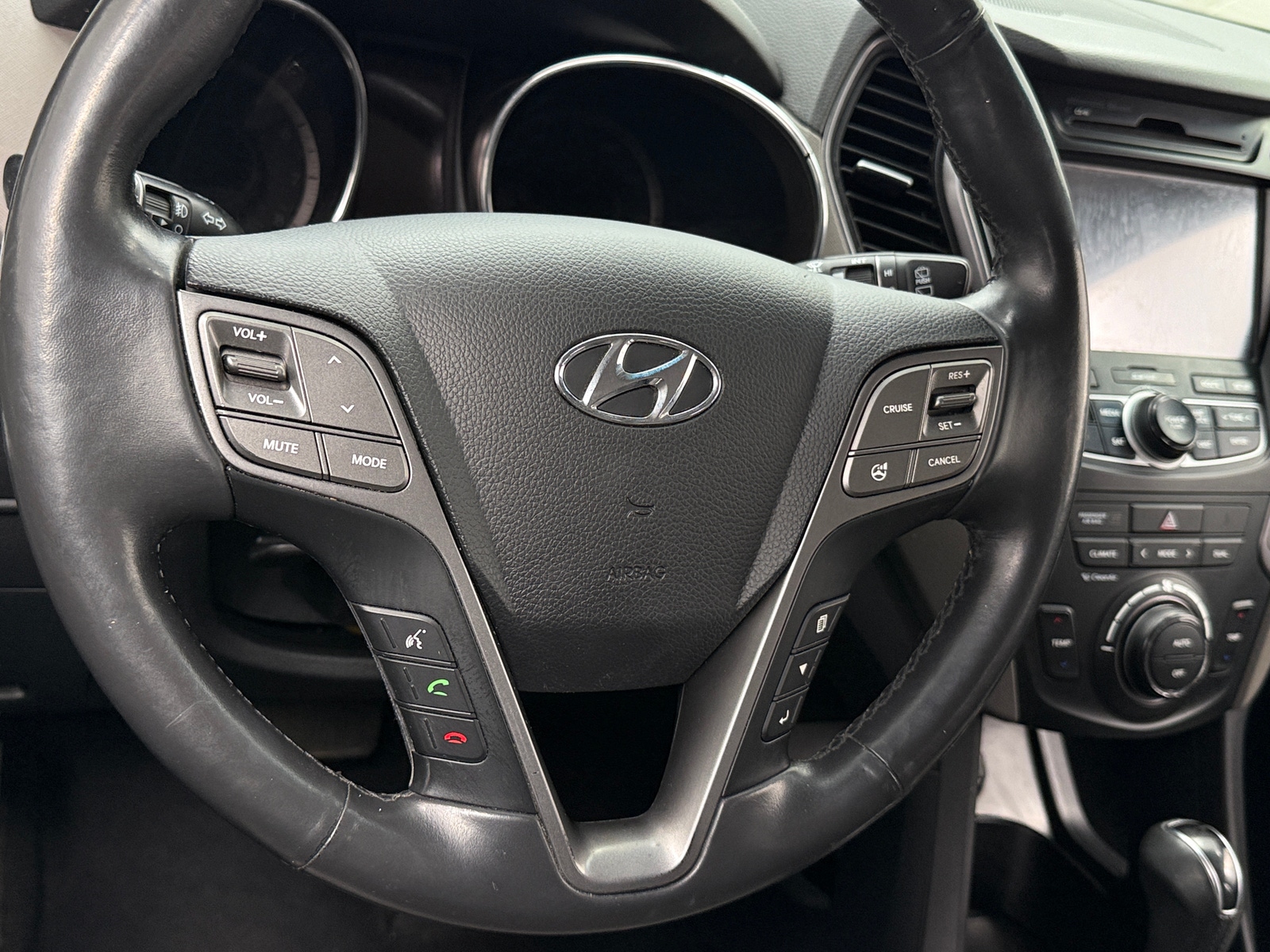 Thumbnail: 2015 Hyundai Santa Fe - 4